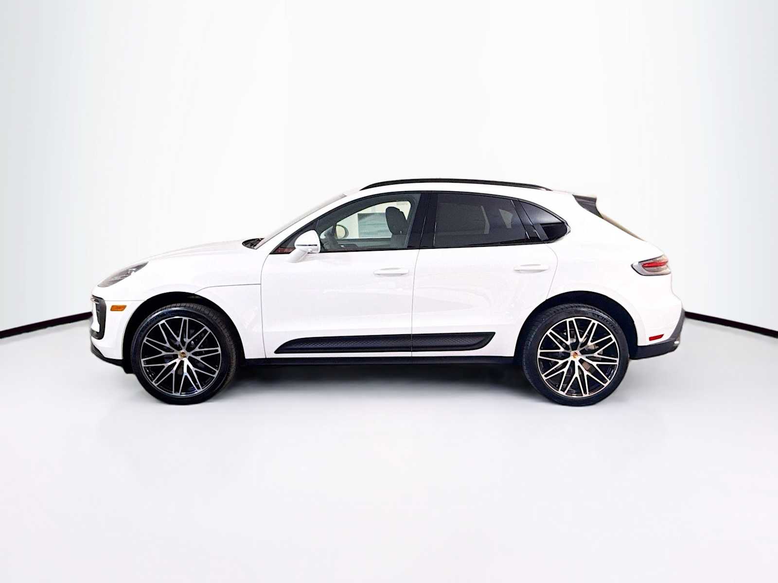Thumbnail: 2026 Porsche Macan - 2