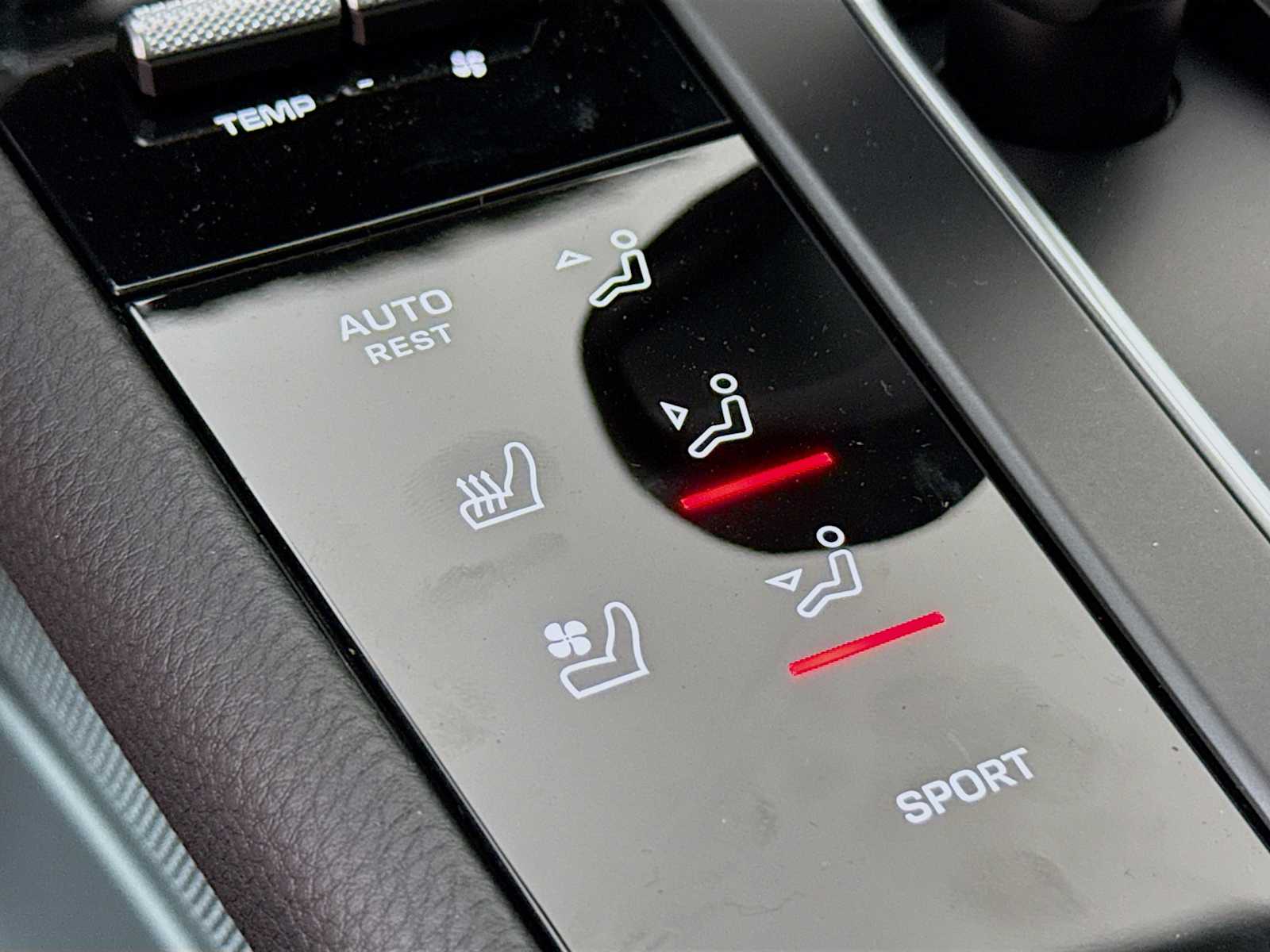 Thumbnail: 2026 Porsche Macan - 16