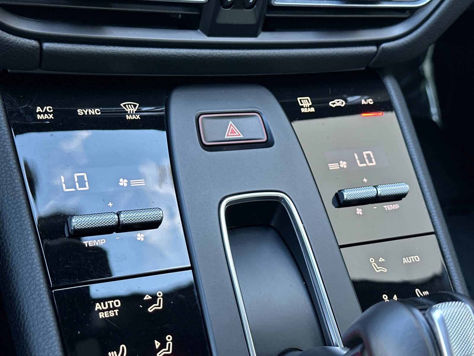 Thumbnail: 2025 Porsche Macan - 24