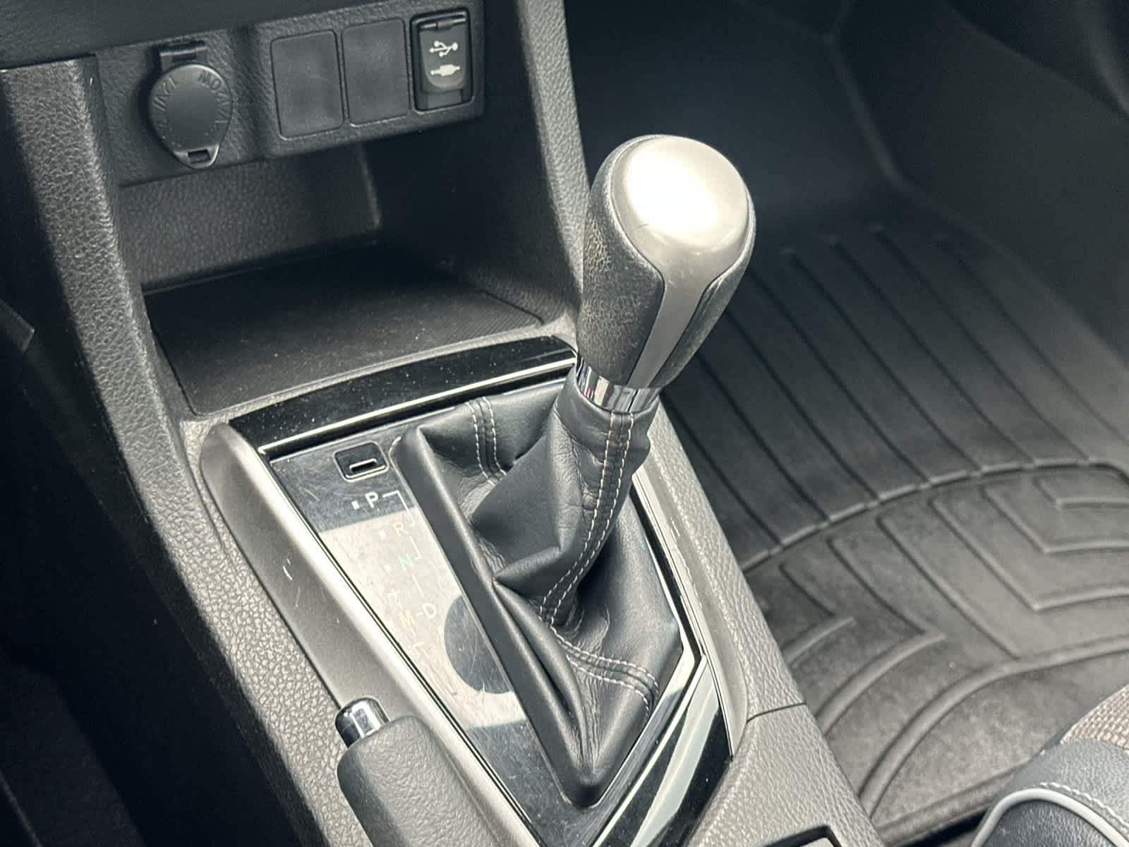 Thumbnail: 2014 Toyota Corolla - 22