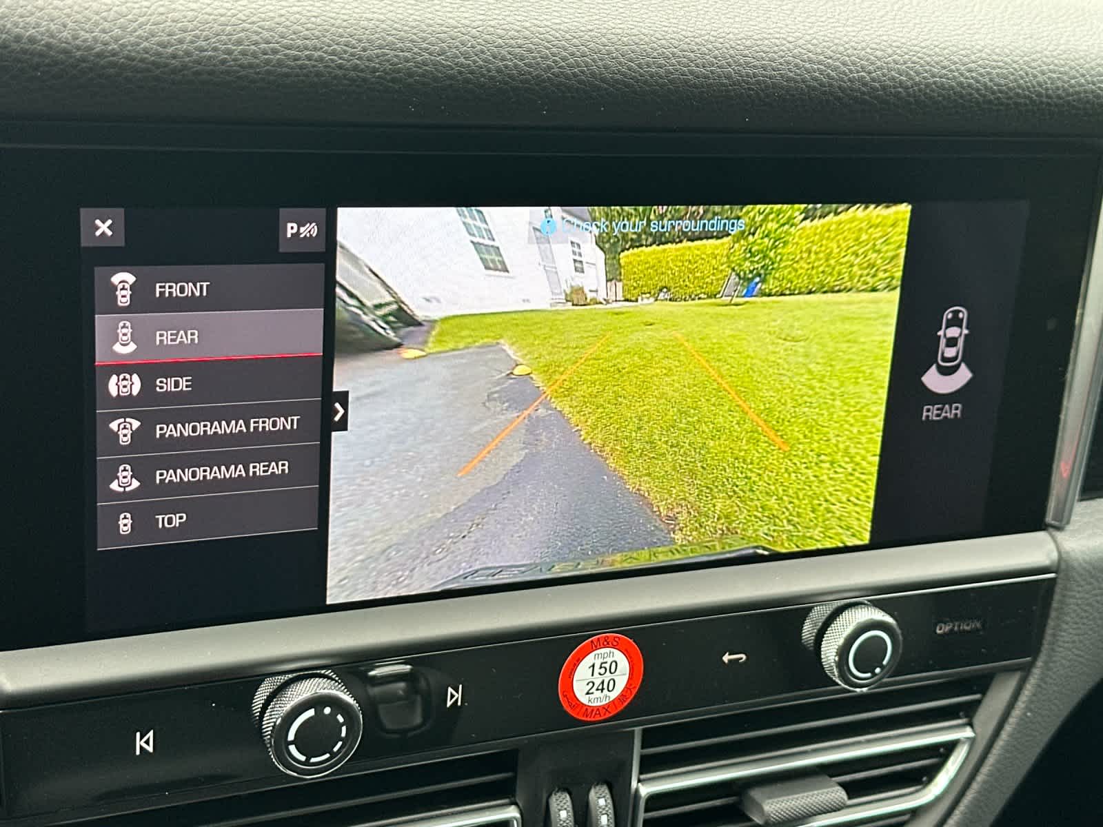 Thumbnail: 2026 Porsche Macan - 23