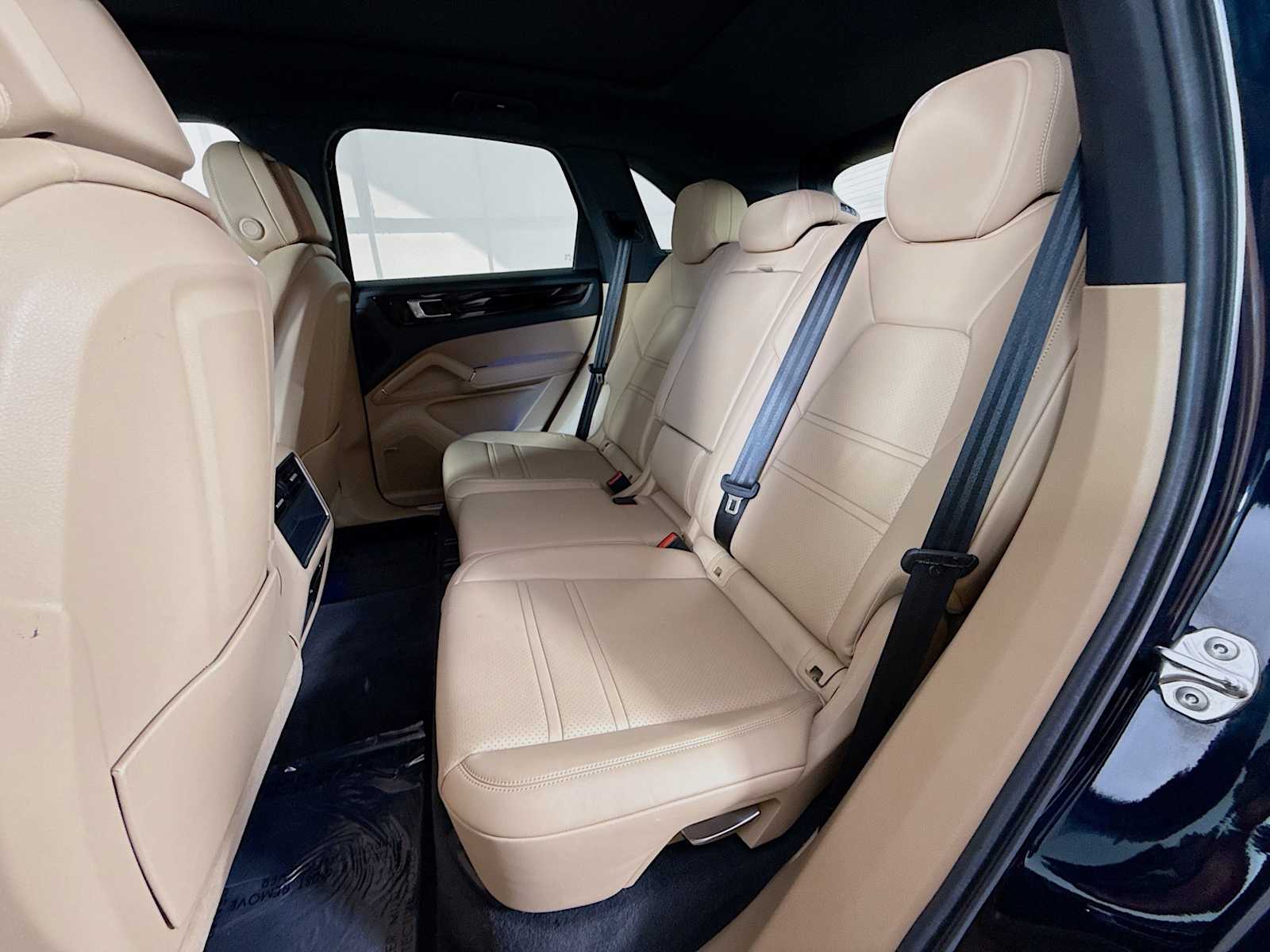 Thumbnail: 2020 Porsche Cayenne - 18