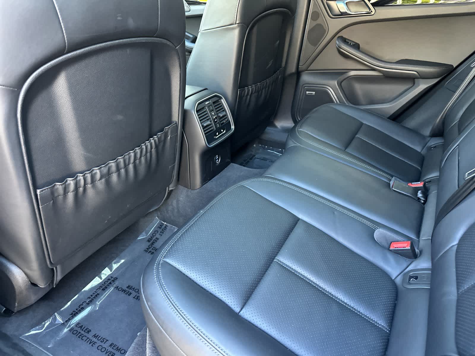 Thumbnail: 2025 Porsche Macan - 13