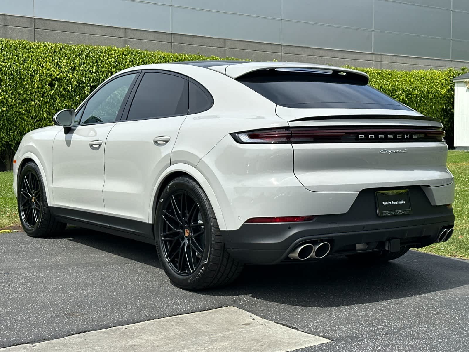 Thumbnail: 2026 Porsche Cayenne - 3