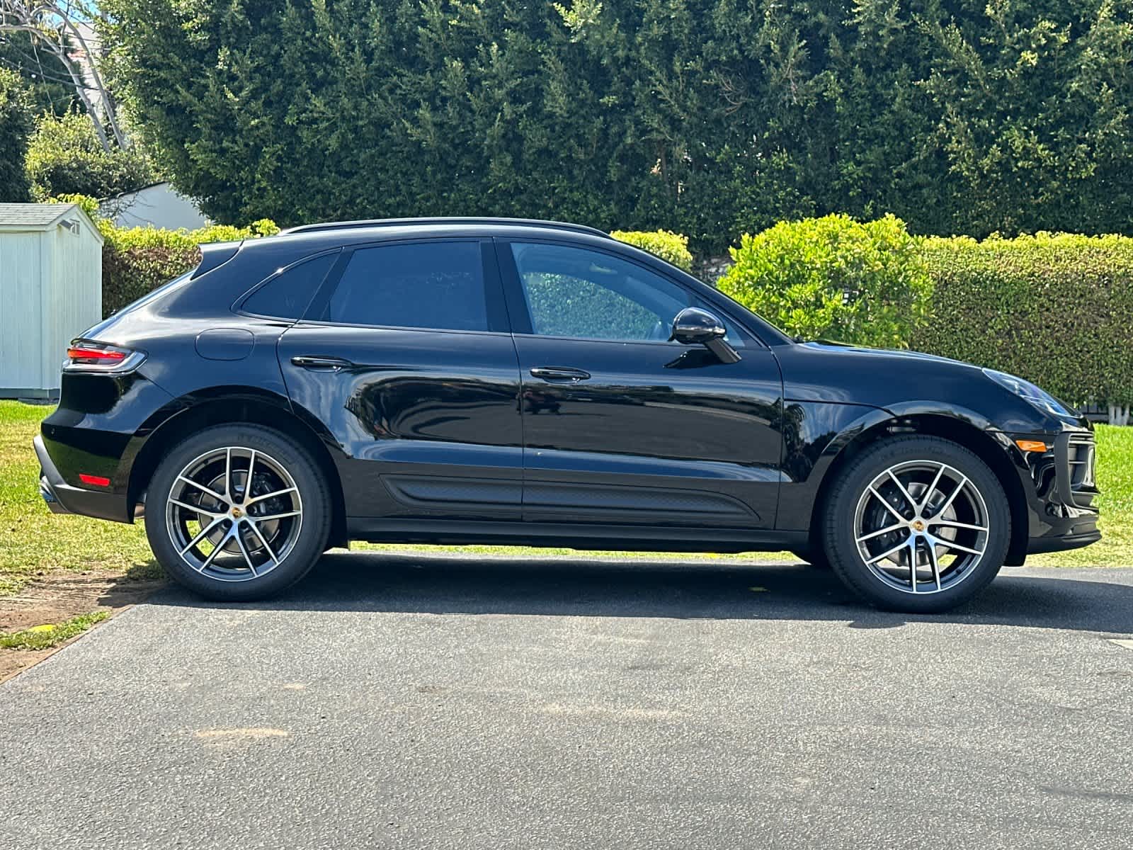 Thumbnail: 2026 Porsche Macan - 9