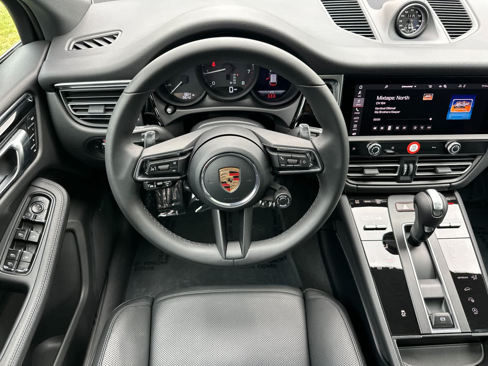 Thumbnail: 2026 Porsche Macan - 15