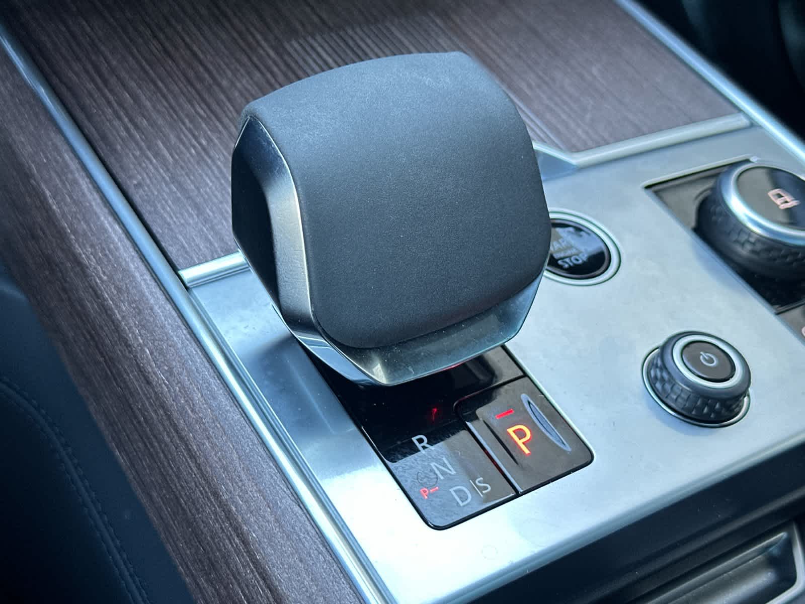 Thumbnail: 2023 Land Rover Range Rover - 25