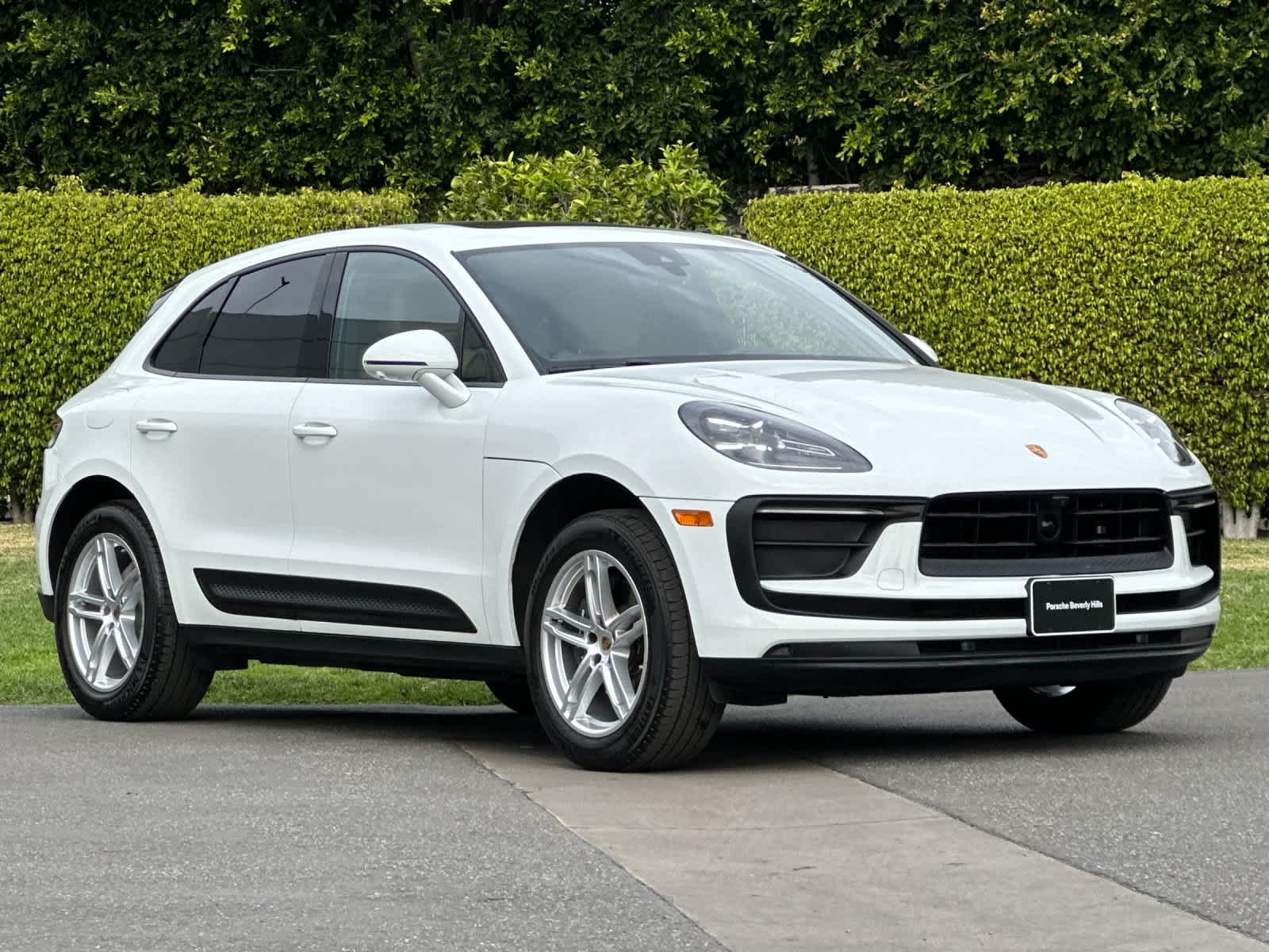 Thumbnail: 2025 Porsche Macan - 10