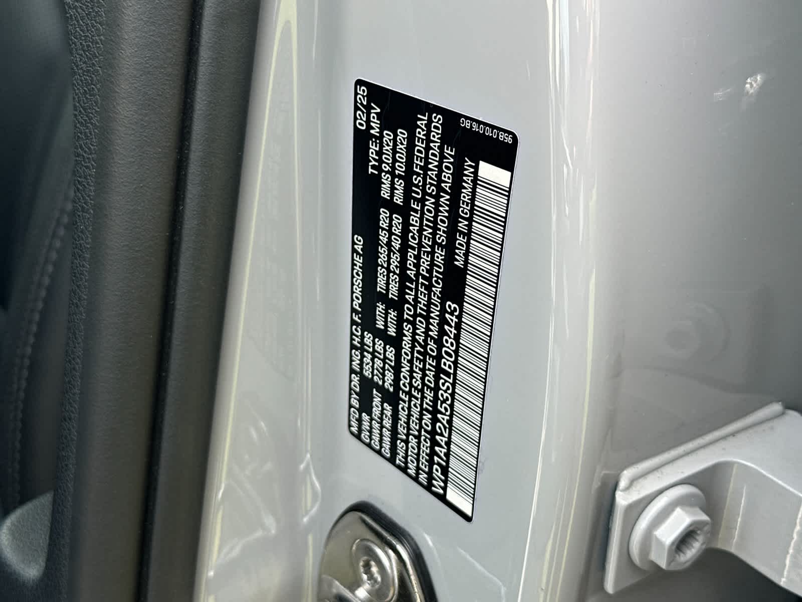 Thumbnail: 2025 Porsche Macan - 32