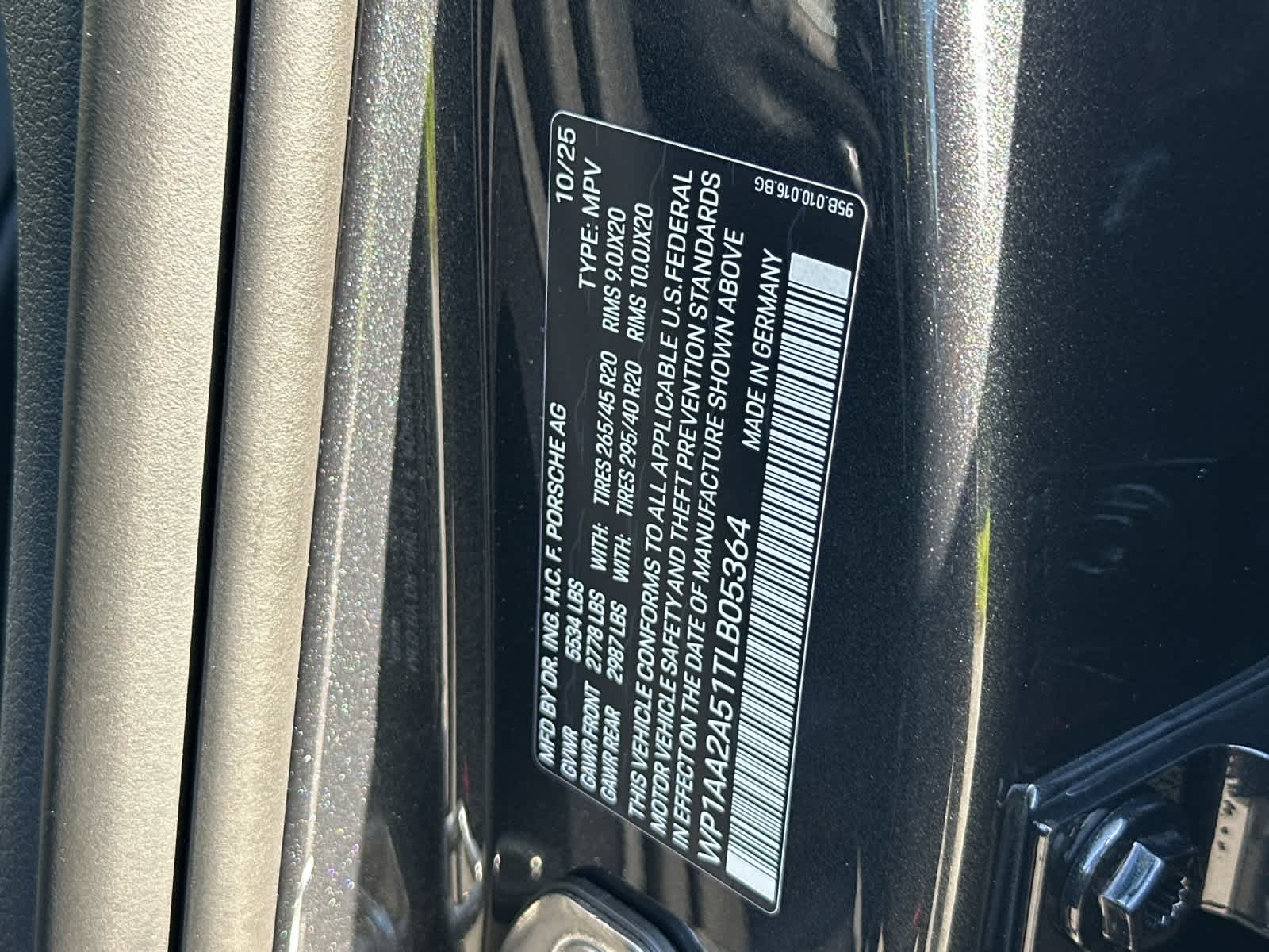 Thumbnail: 2026 Porsche Macan - 32