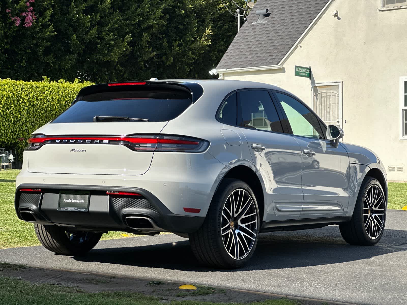 Thumbnail: 2026 Porsche Macan - 8