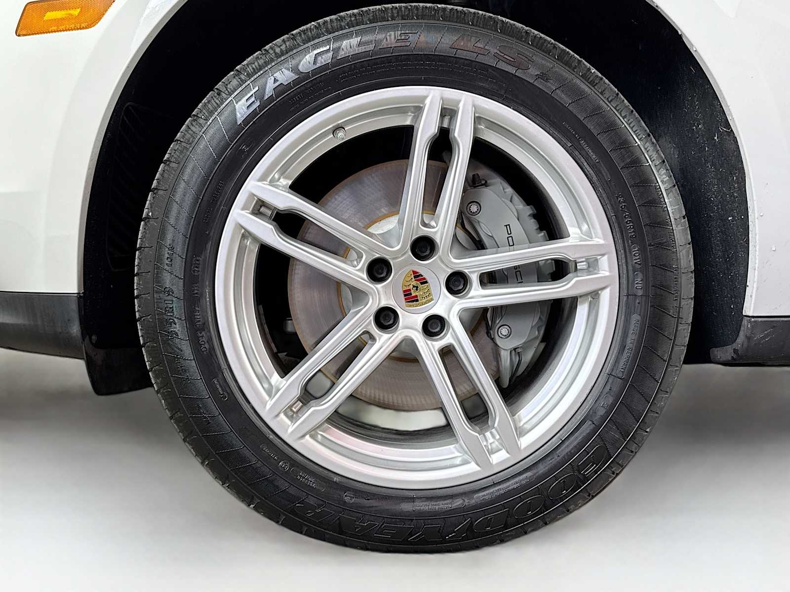 Thumbnail: 2021 Porsche Macan - 25