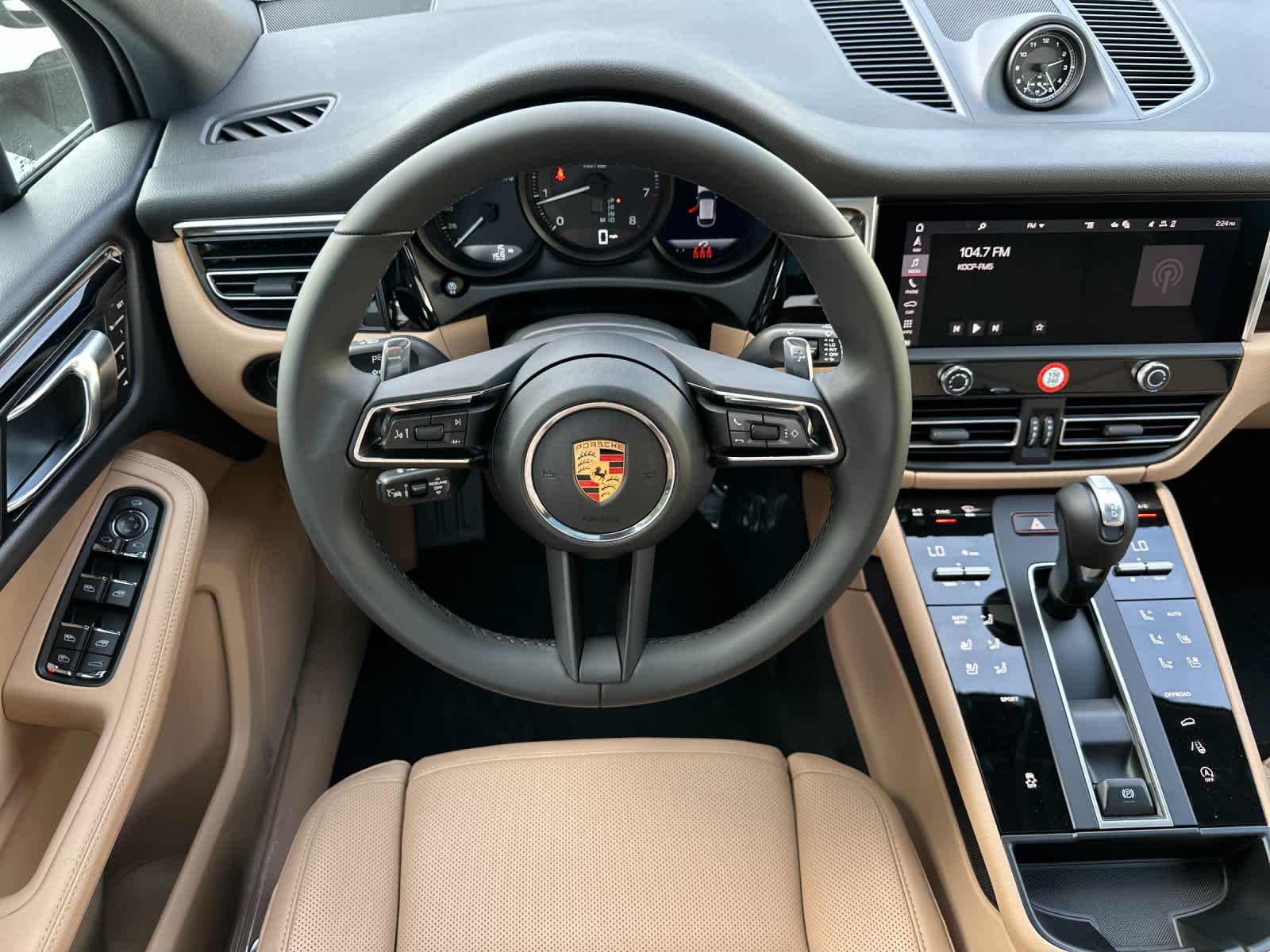 Thumbnail: 2026 Porsche Macan - 15