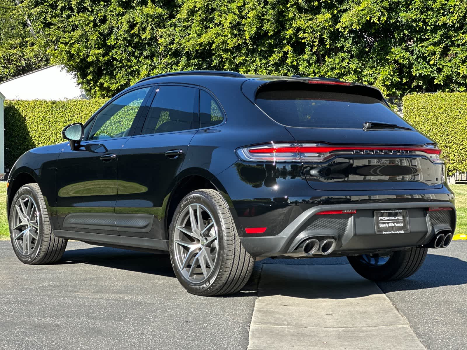 Thumbnail: 2026 Porsche Macan - 3