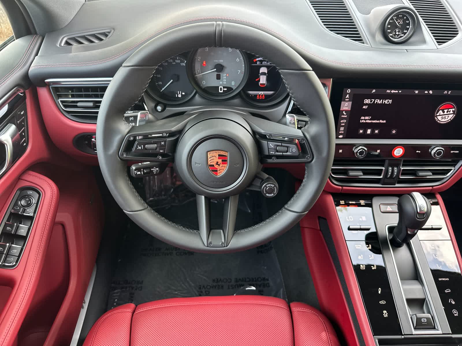 Thumbnail: 2026 Porsche Macan - 15