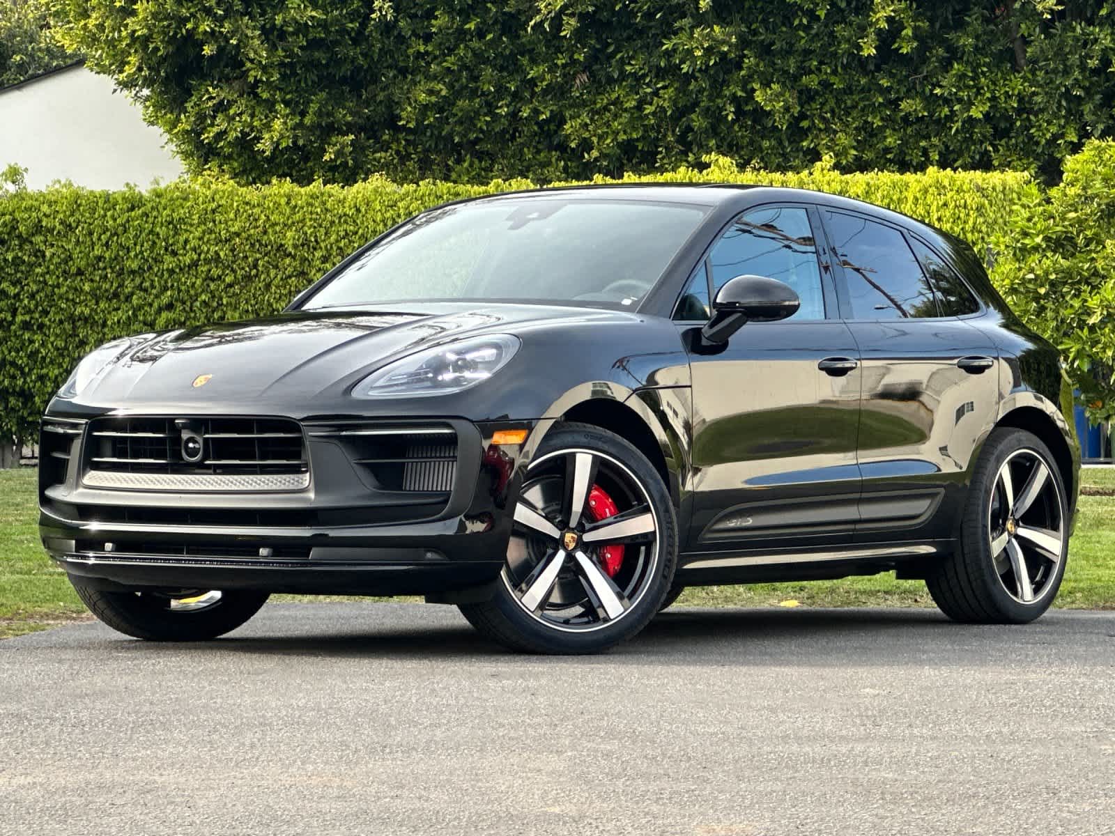Thumbnail: 2026 Porsche Macan - 1