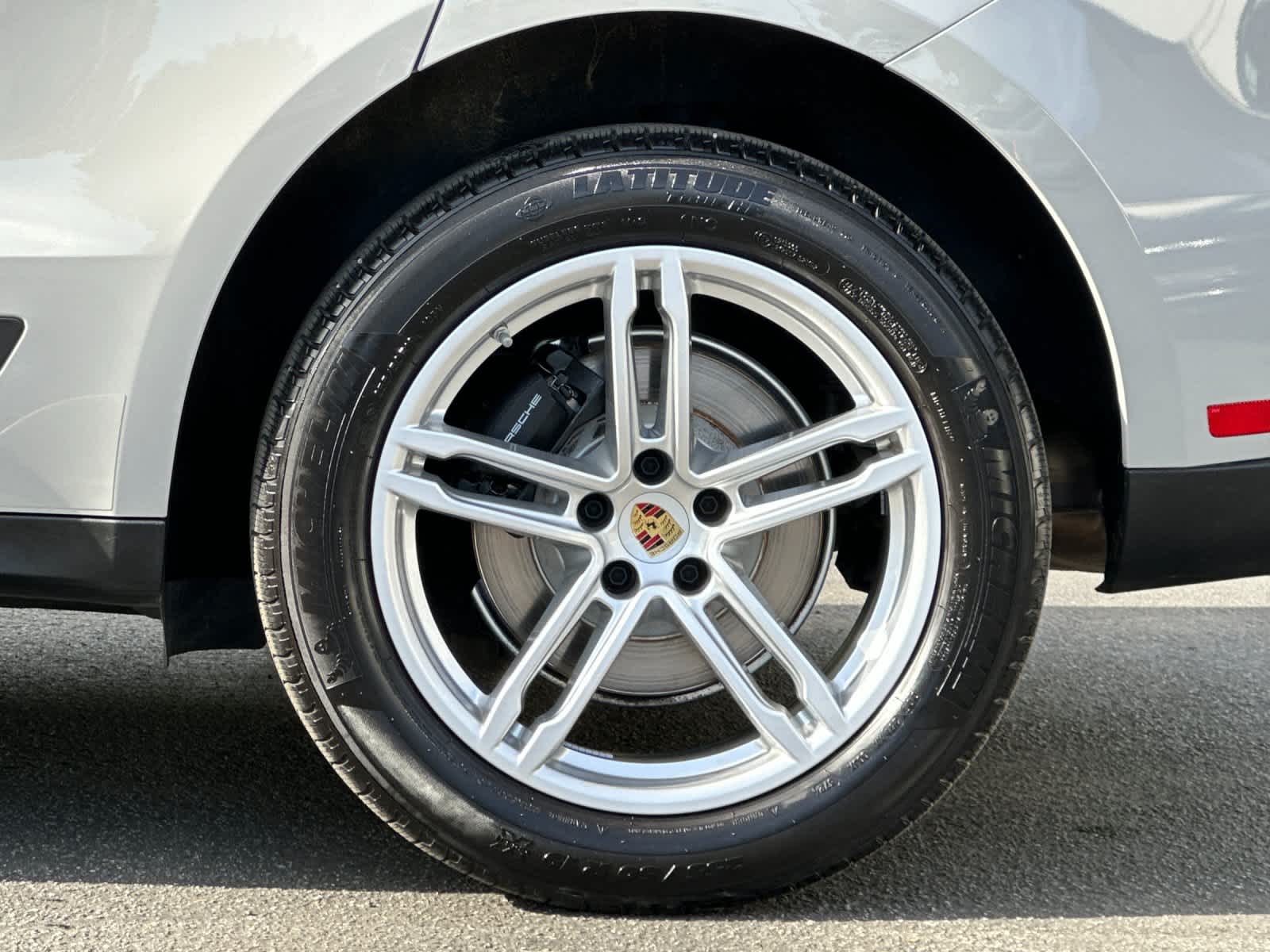 Thumbnail: 2025 Porsche Macan - 30