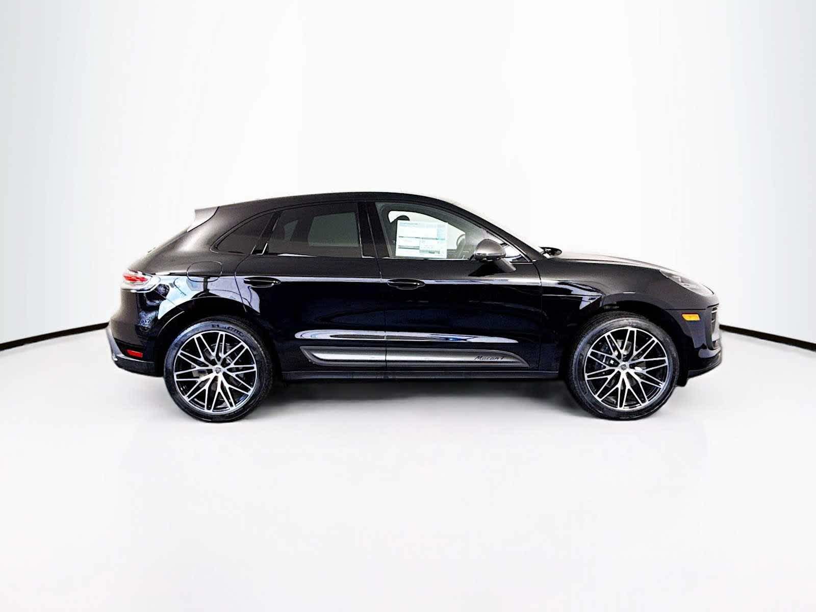 Thumbnail: 2026 Porsche Macan - 8