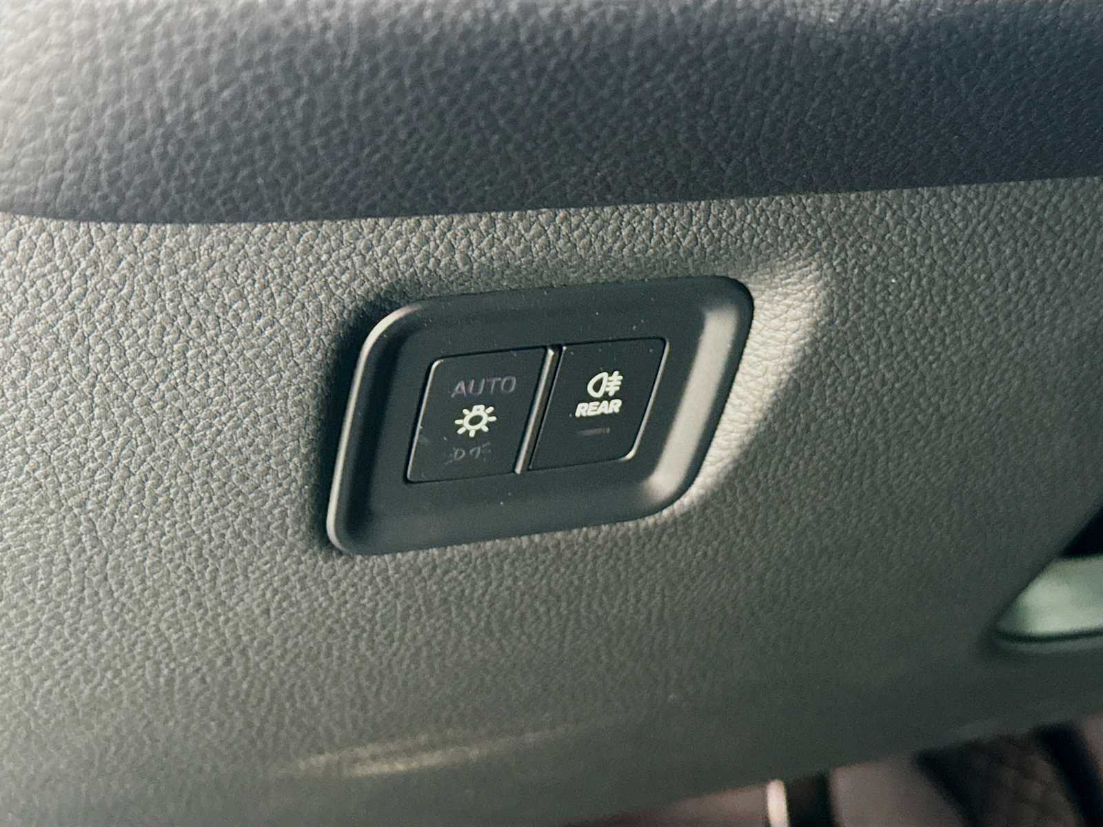 Thumbnail: 2026 Porsche Cayenne - 11