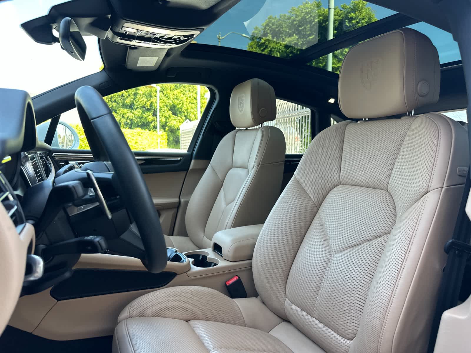 Thumbnail: 2025 Porsche Macan - 4