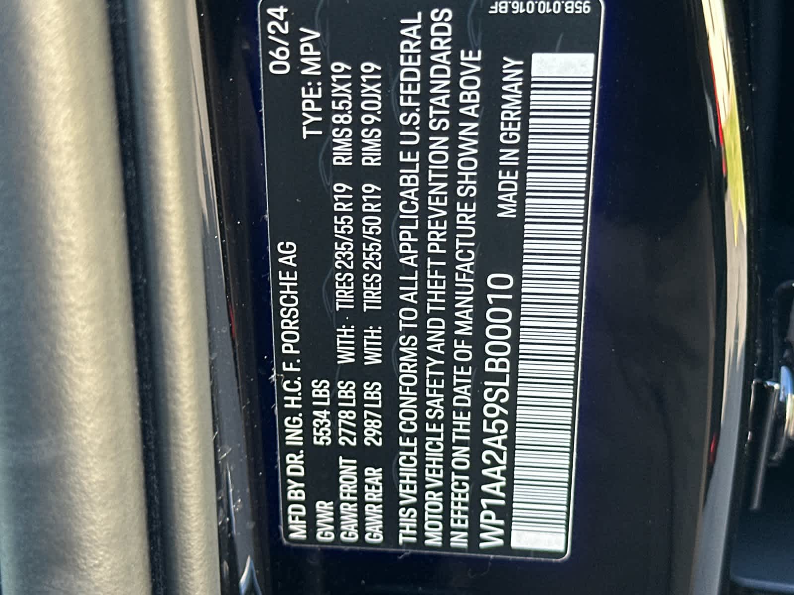 Thumbnail: 2025 Porsche Macan - 35