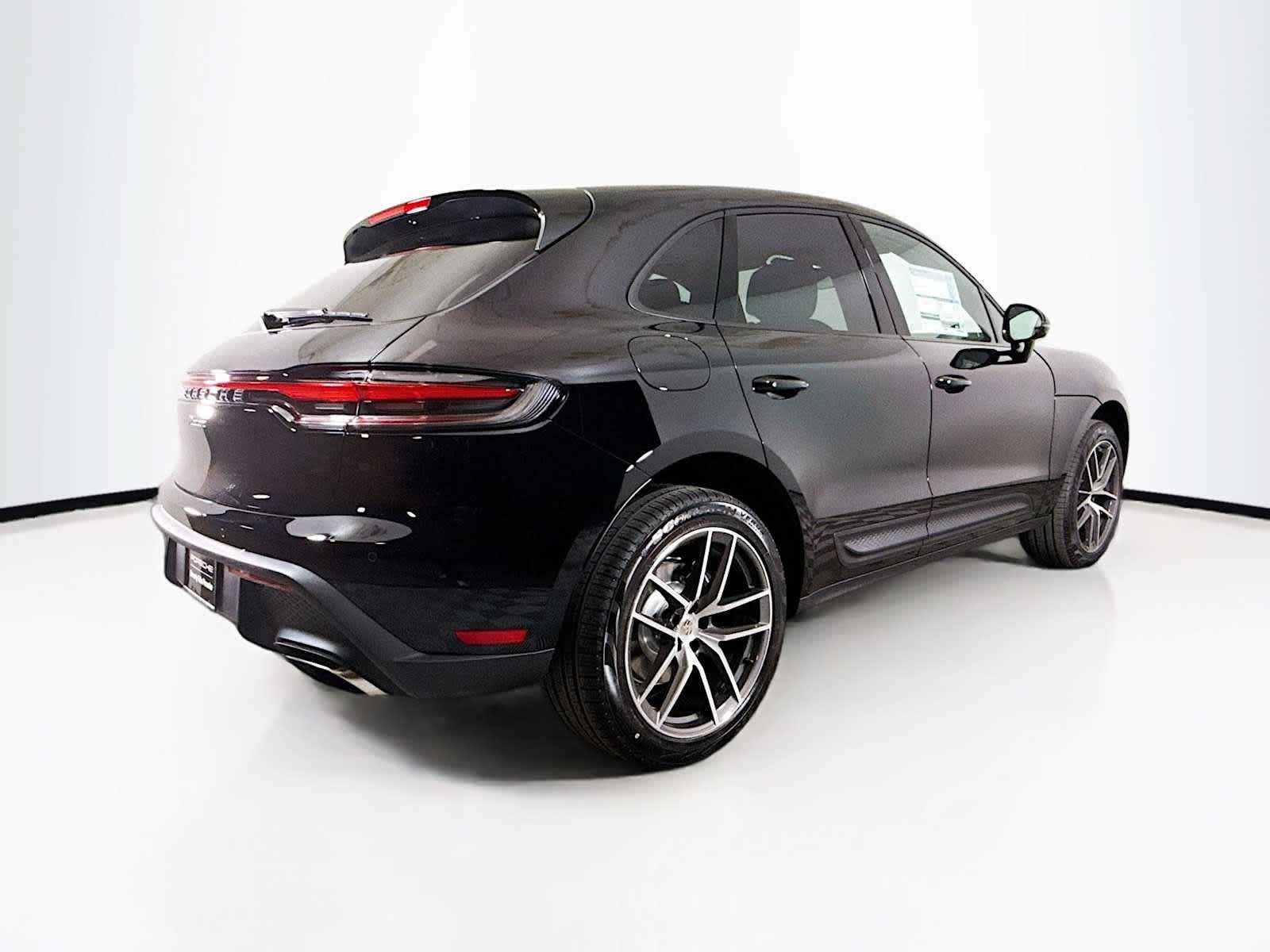 Thumbnail: 2025 Porsche Macan - 9