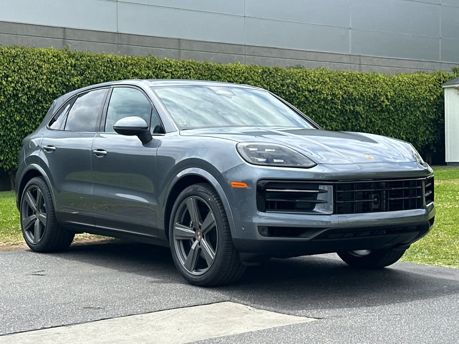 Thumbnail: 2026 Porsche Cayenne - 10