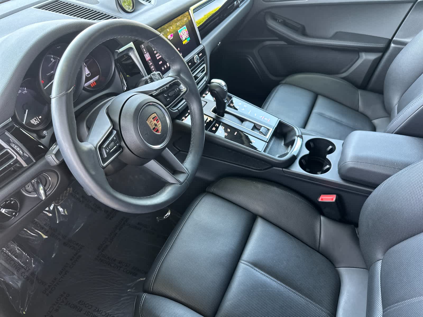 Thumbnail: 2025 Porsche Macan - 3