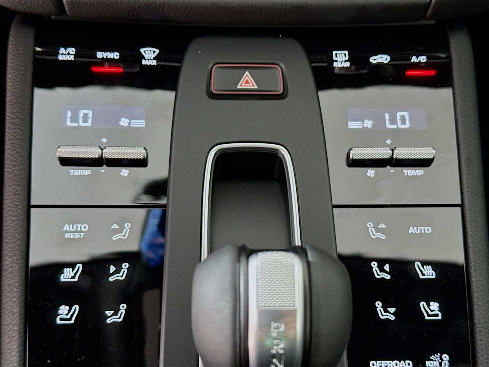 Thumbnail: 2026 Porsche Macan - 13