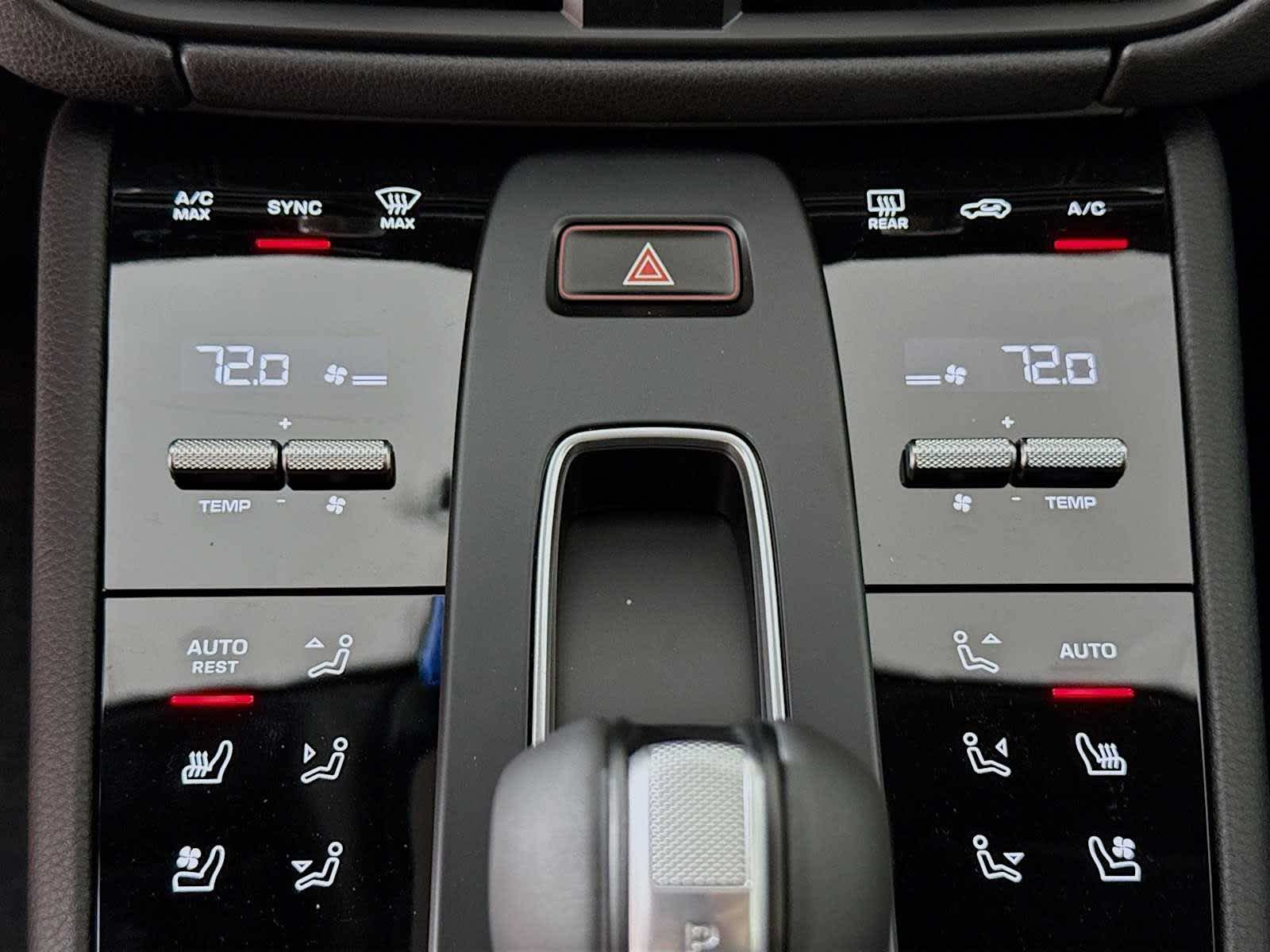 Thumbnail: 2026 Porsche Macan - 13