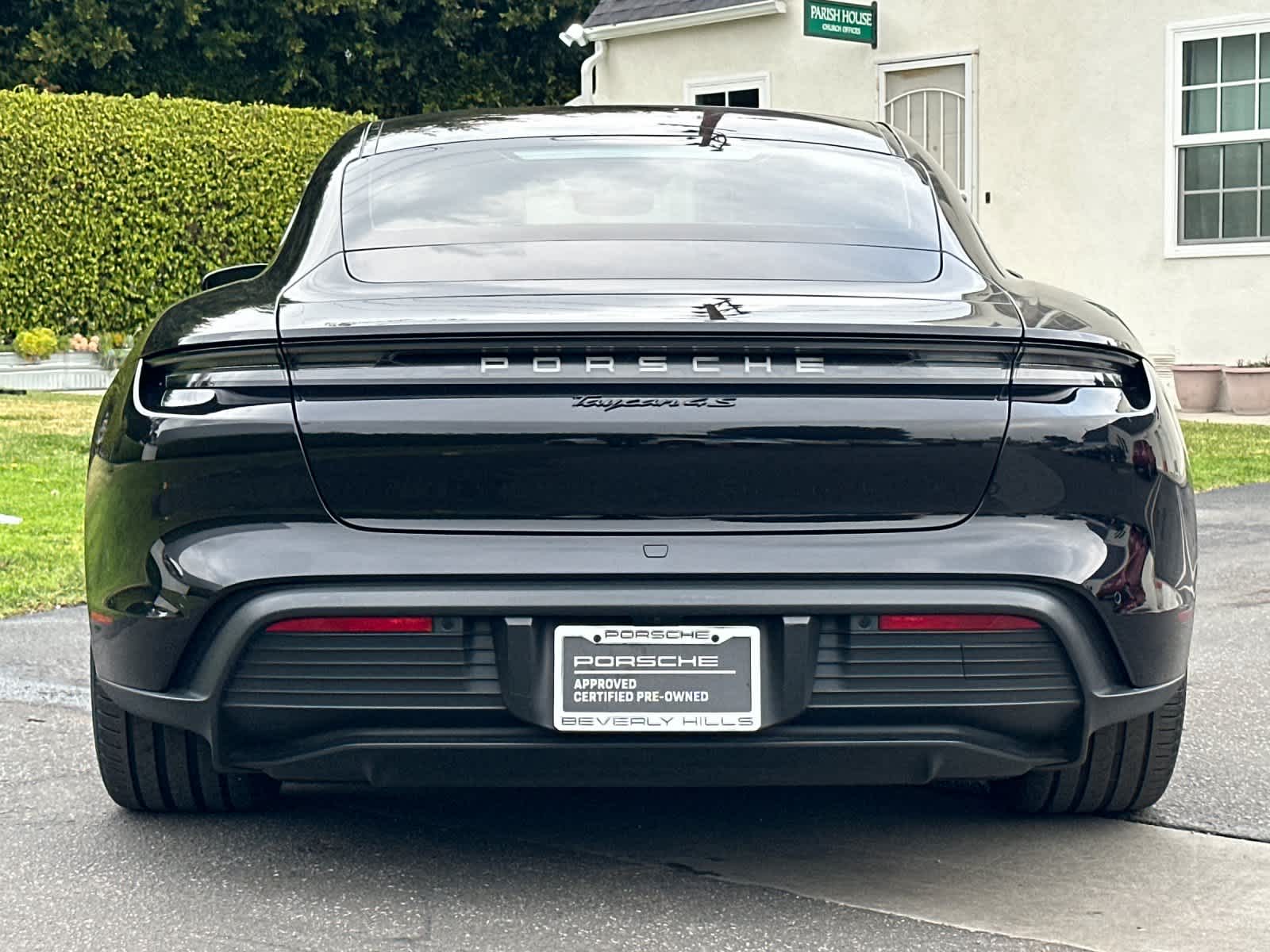 Thumbnail: 2022 Porsche Taycan - 7