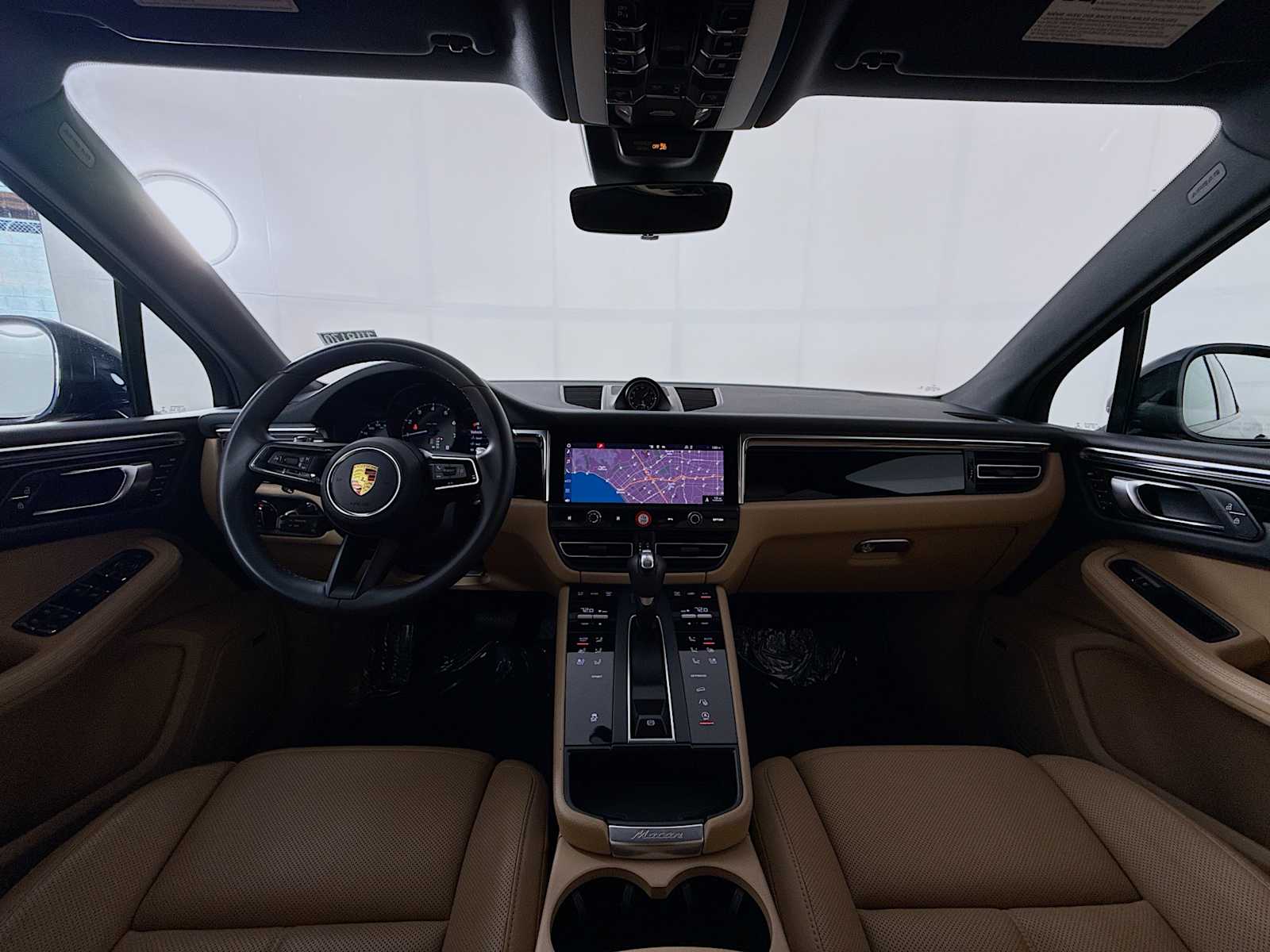 Thumbnail: 2022 Porsche Macan - 27