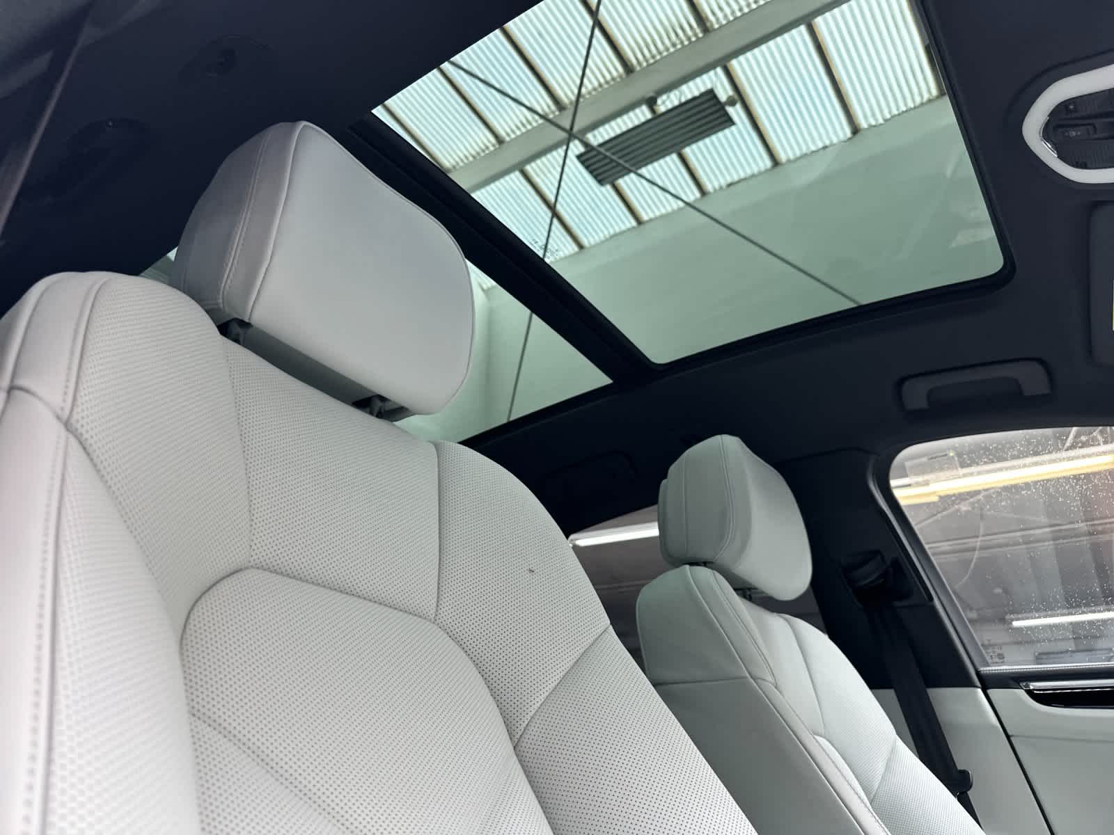 Thumbnail: 2026 Porsche Macan - 18