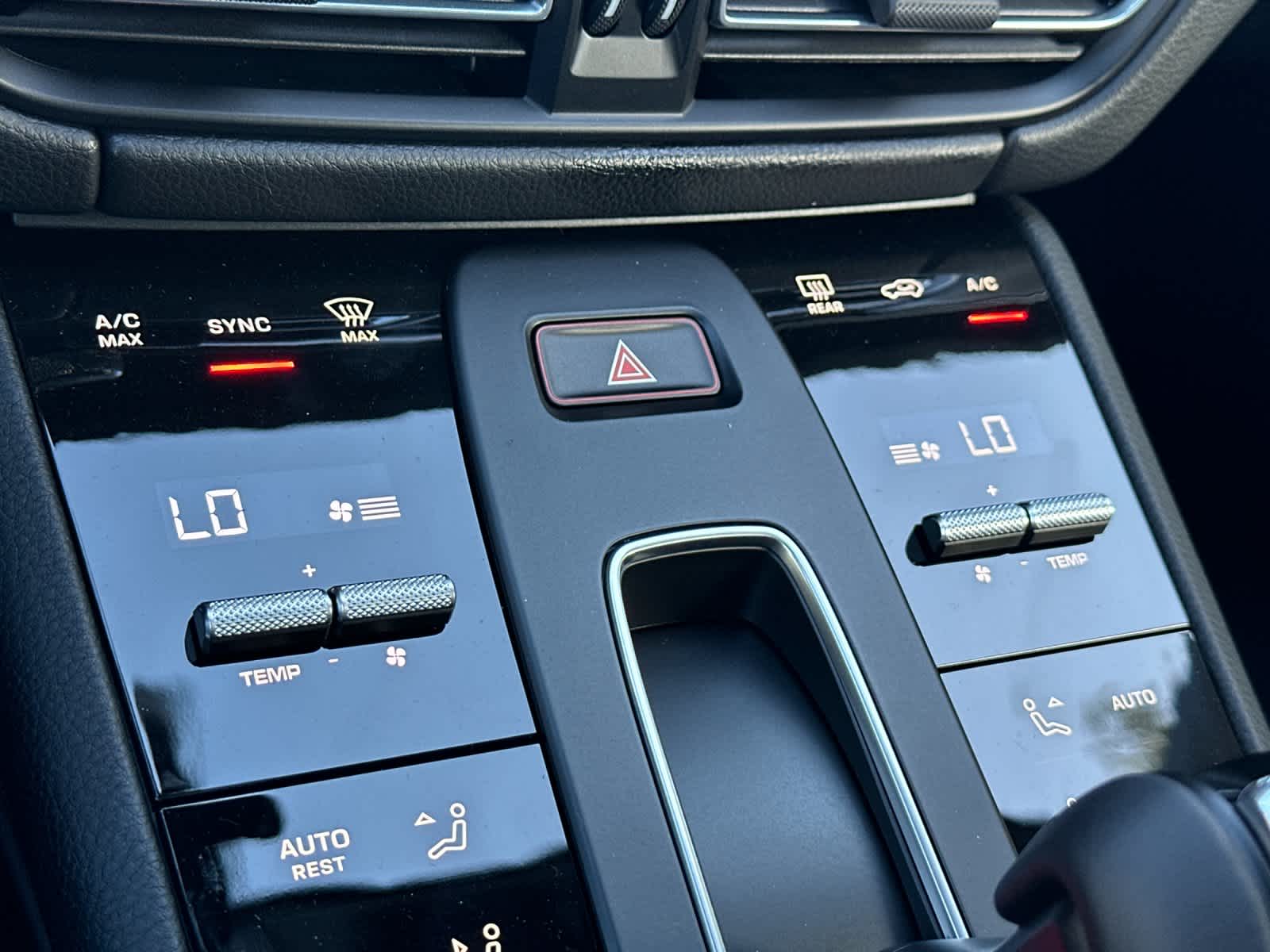 Thumbnail: 2026 Porsche Macan - 24