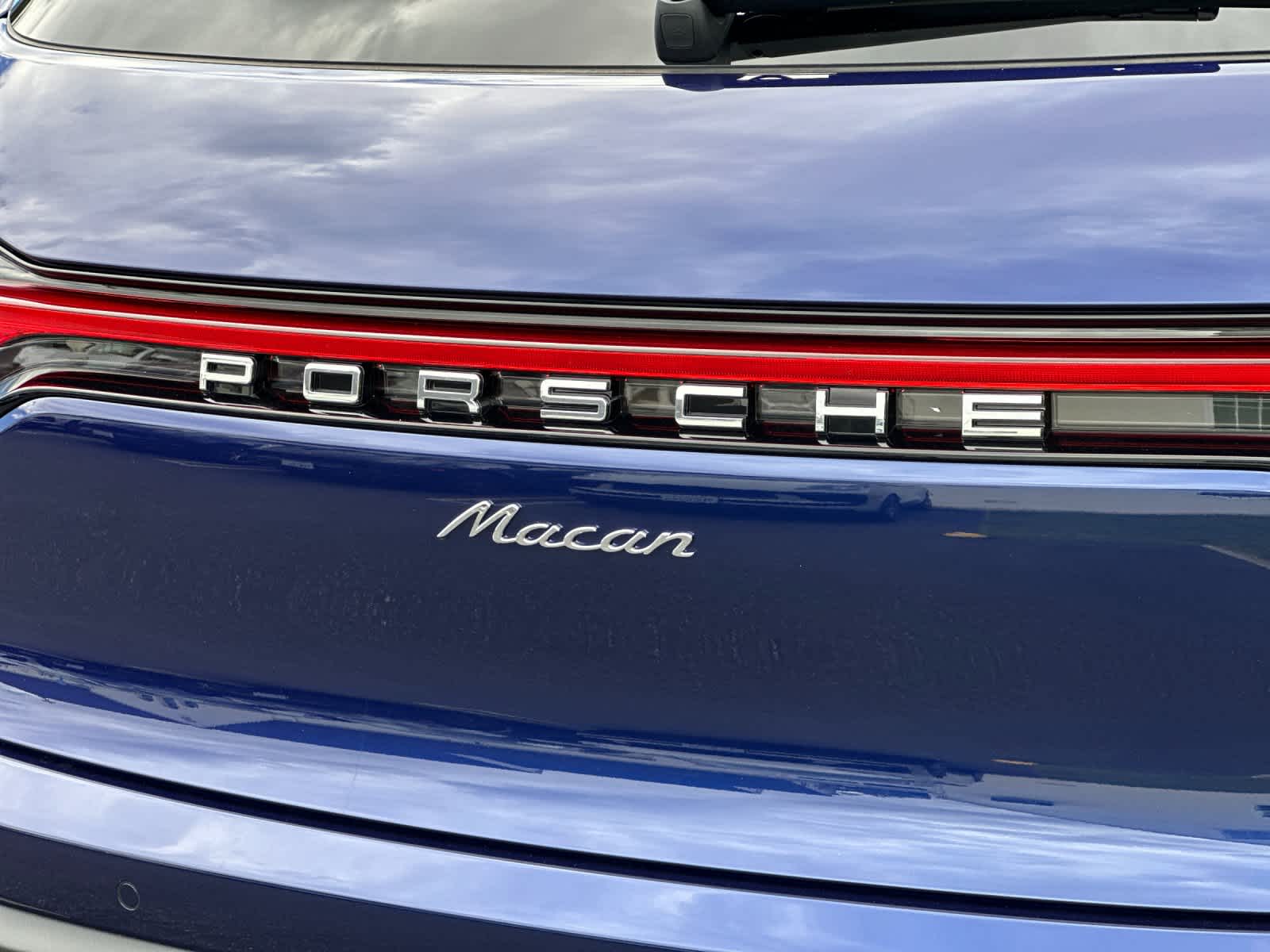Thumbnail: 2026 Porsche Macan - 32