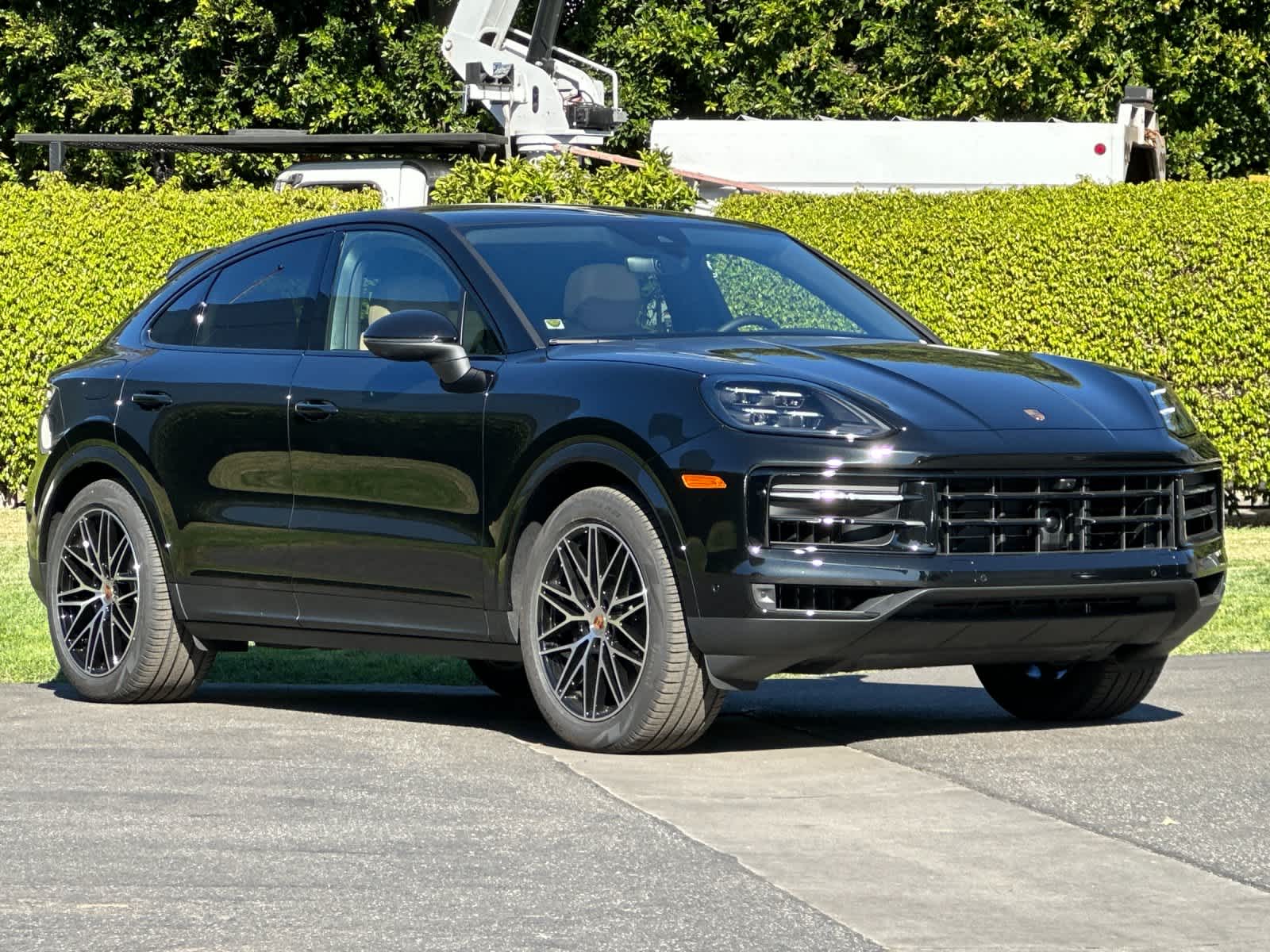 Thumbnail: 2026 Porsche Cayenne - 10