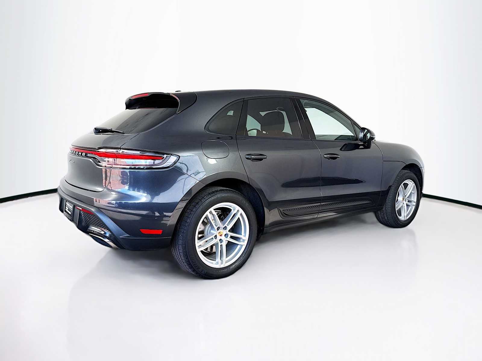 Thumbnail: 2023 Porsche Macan - 9