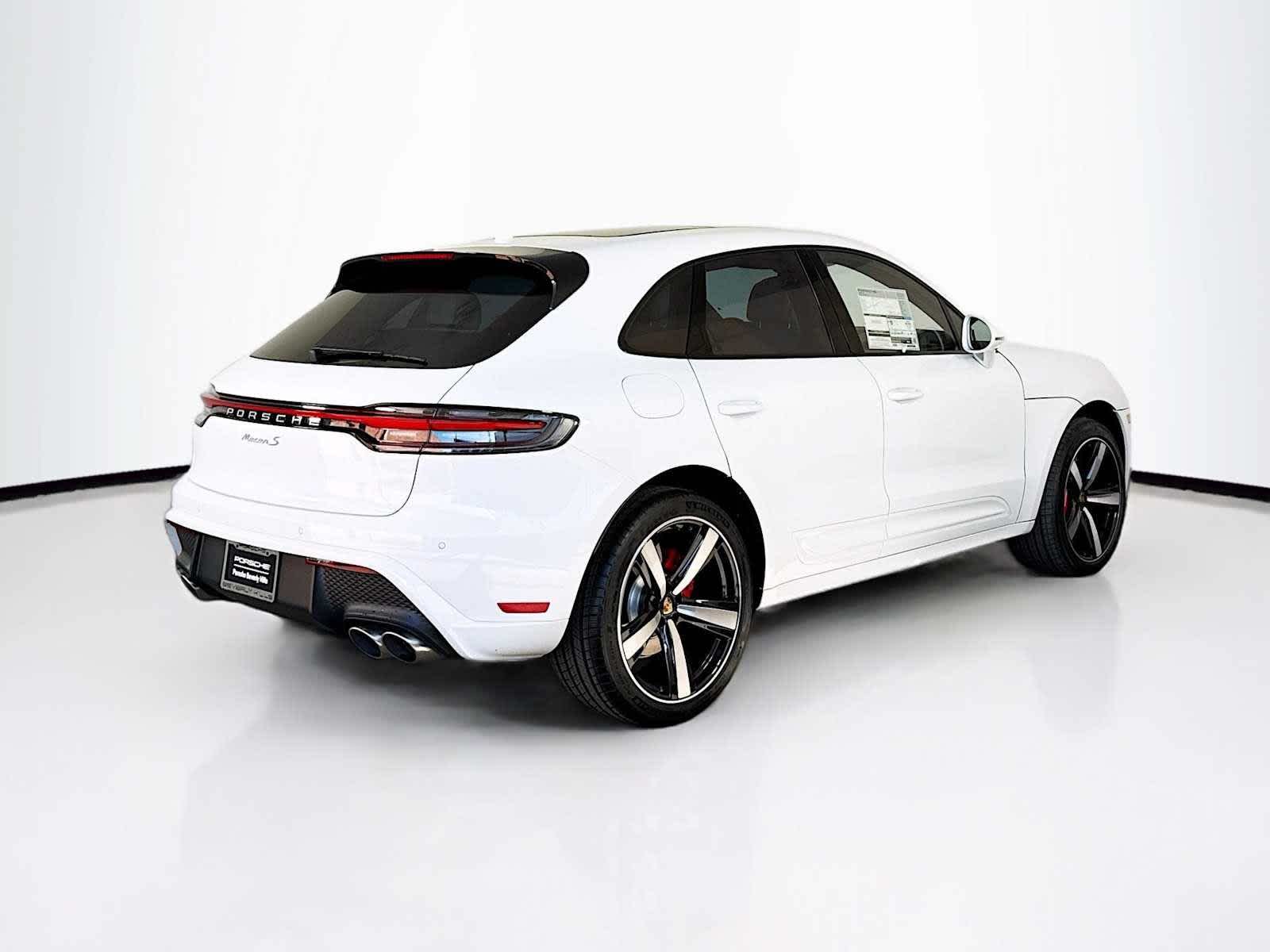 Thumbnail: 2026 Porsche Macan - 9