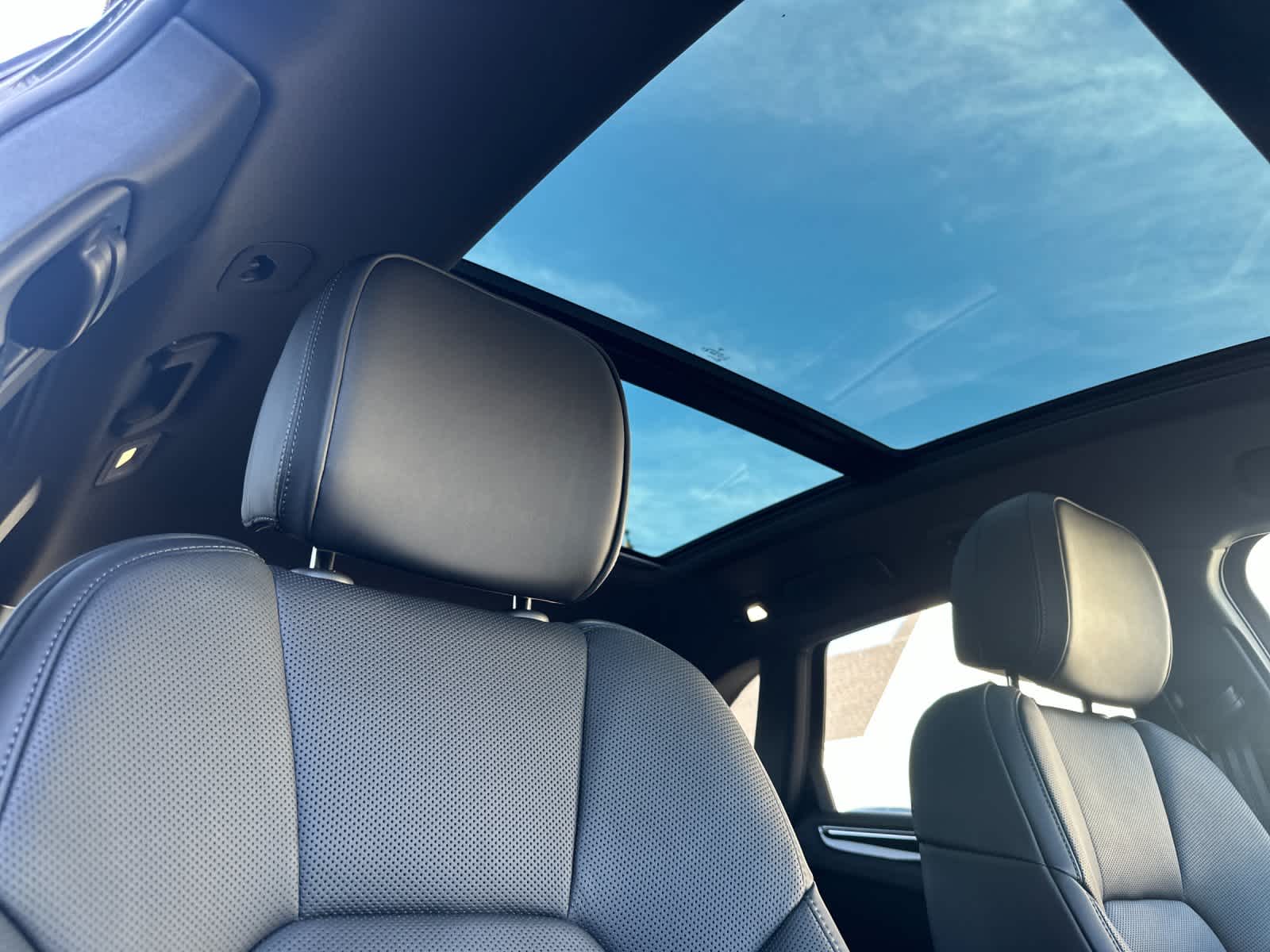 Thumbnail: 2026 Porsche Macan - 18