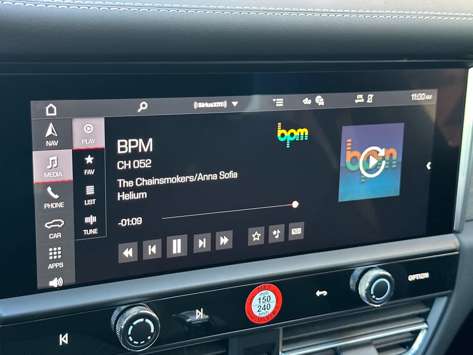 Thumbnail: 2026 Porsche Macan - 21