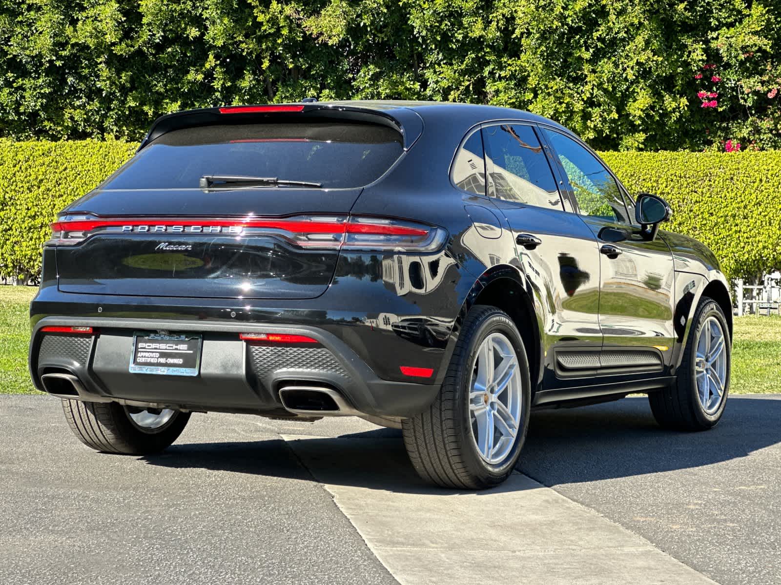 Thumbnail: 2025 Porsche Macan - 8