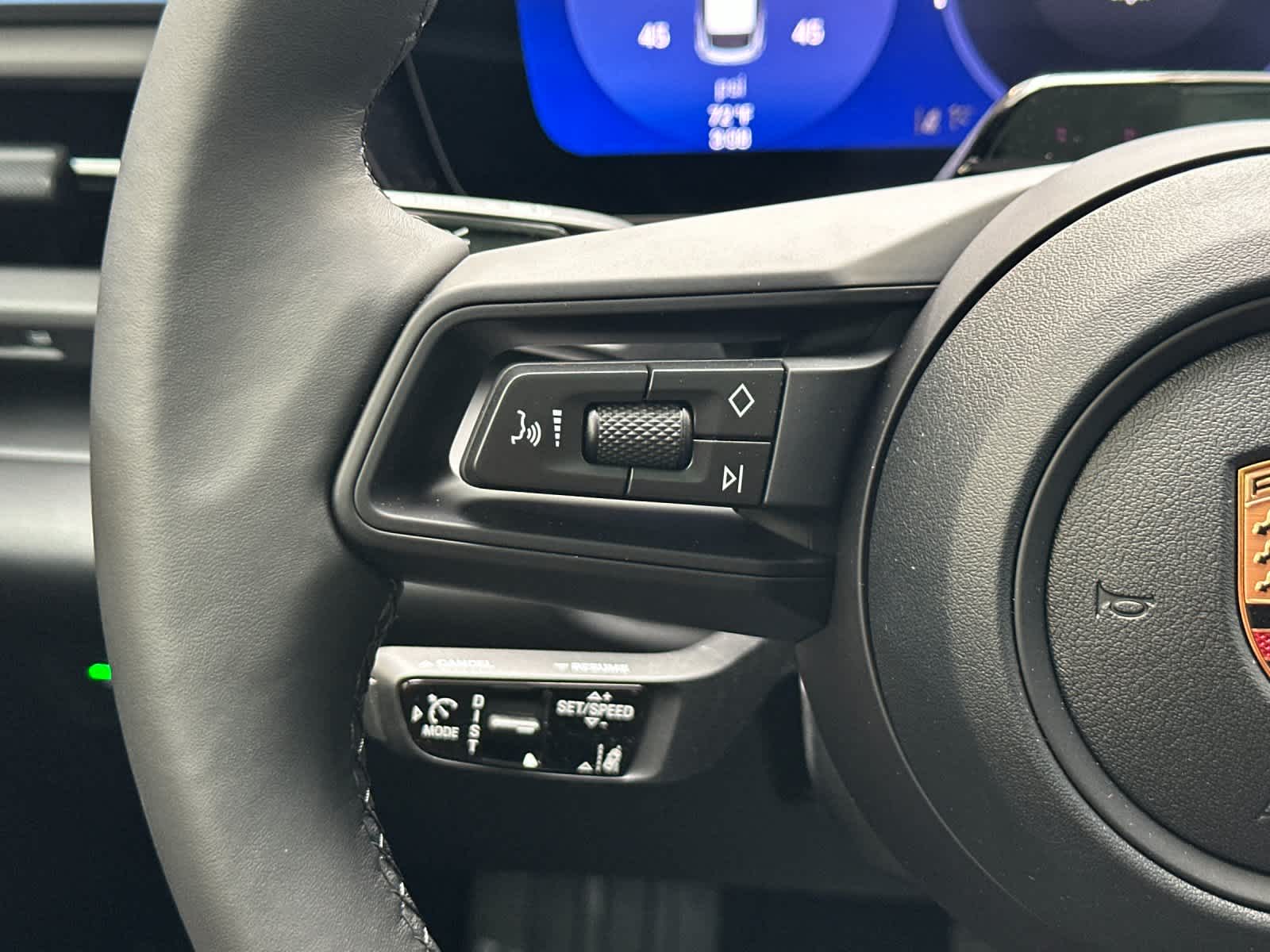 Thumbnail: 2026 Porsche Macan - 27