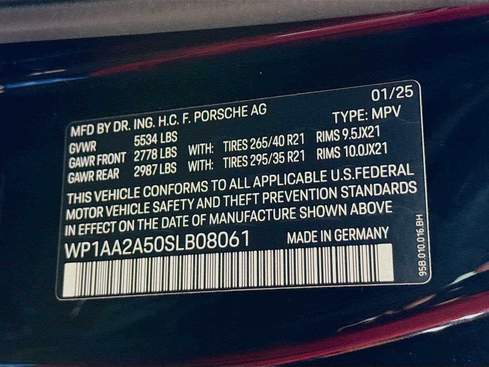 Thumbnail: 2025 Porsche Macan - 25