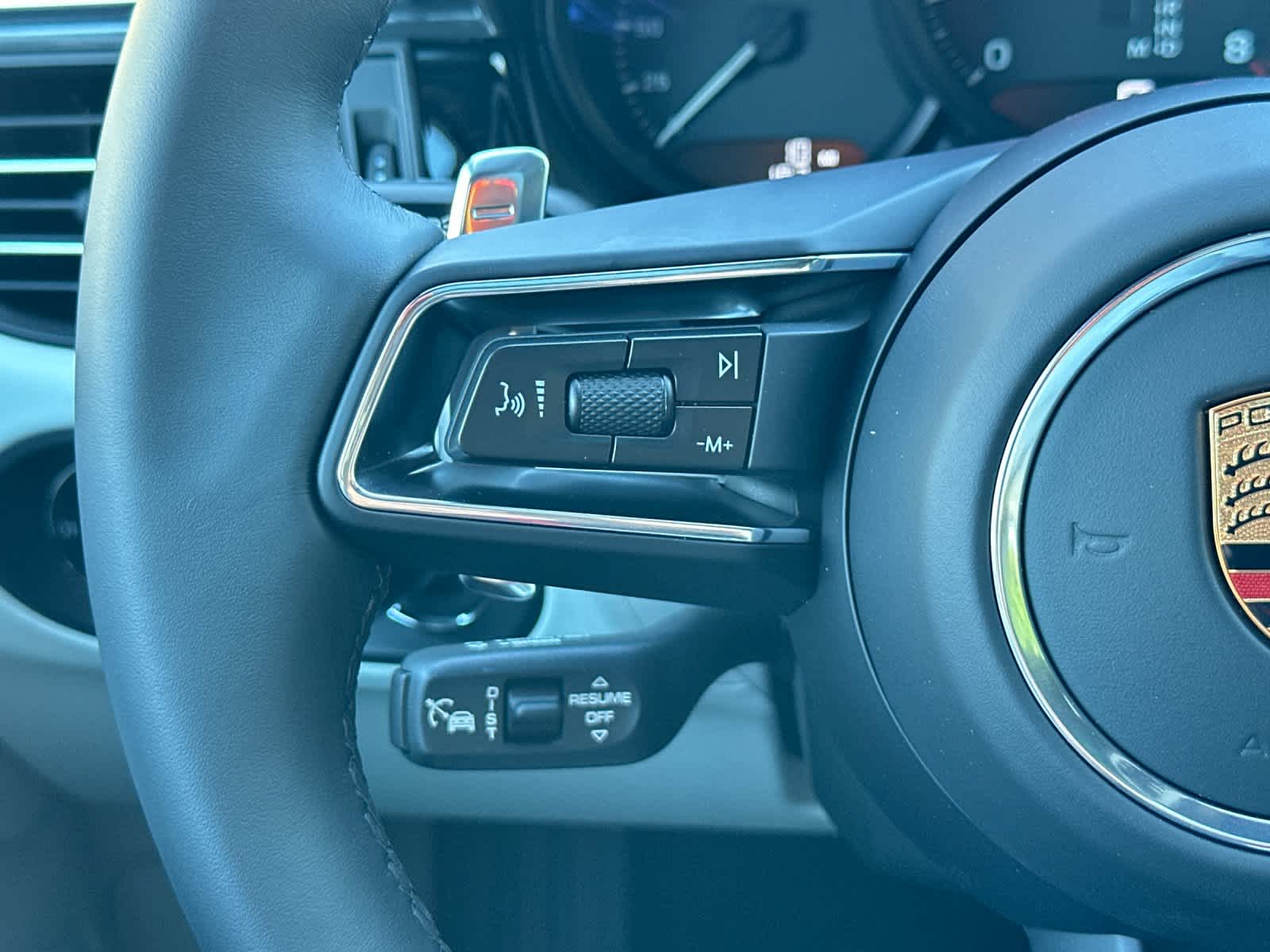 Thumbnail: 2026 Porsche Macan - 26