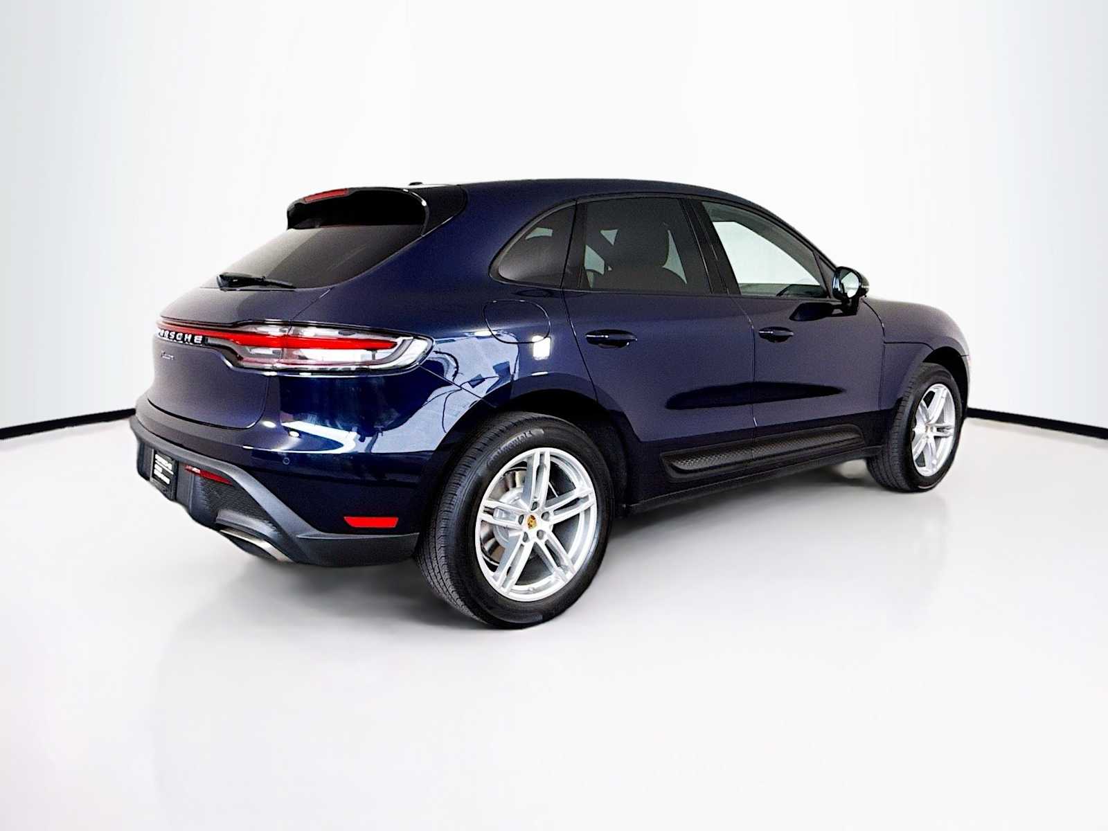 Thumbnail: 2022 Porsche Macan - 9