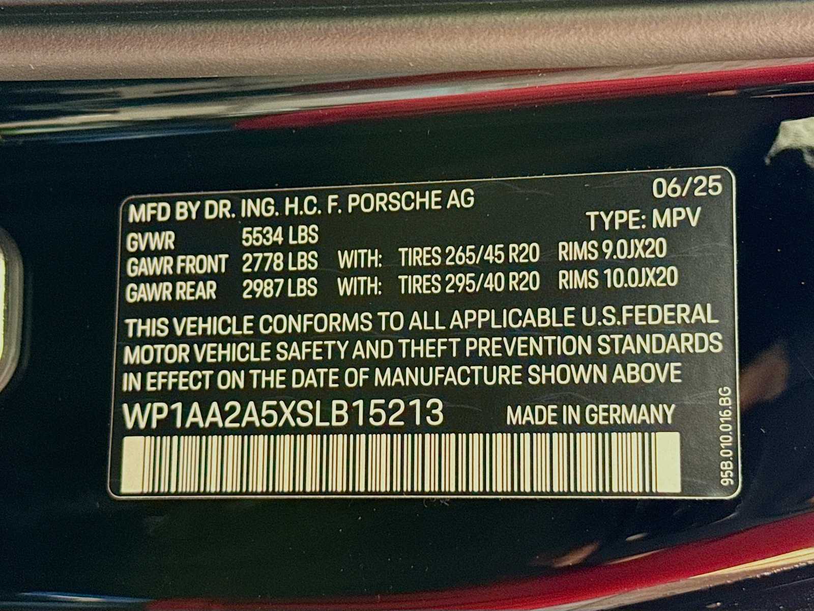 Thumbnail: 2025 Porsche Macan - 25