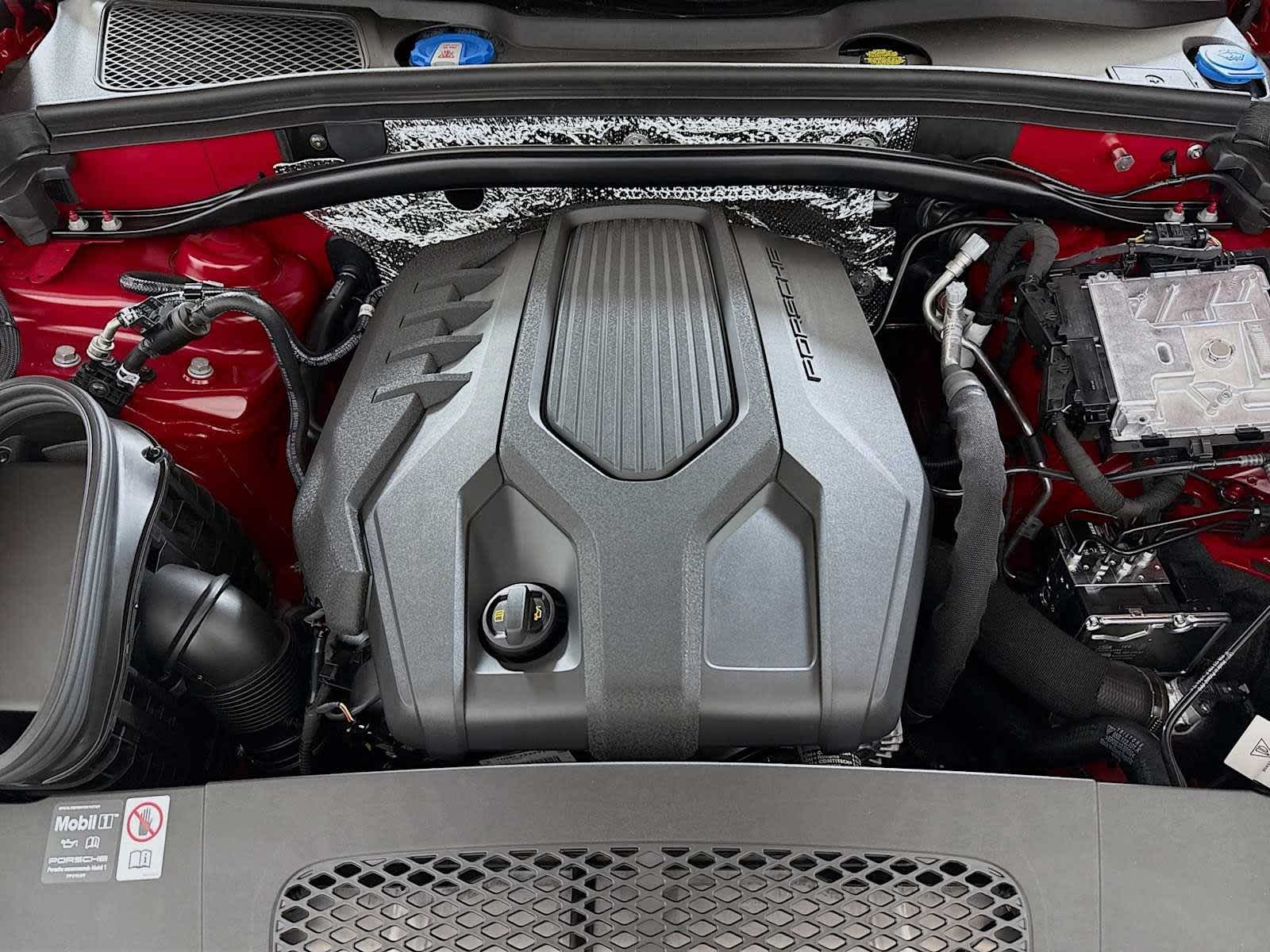 Thumbnail: 2025 Porsche Macan - 24