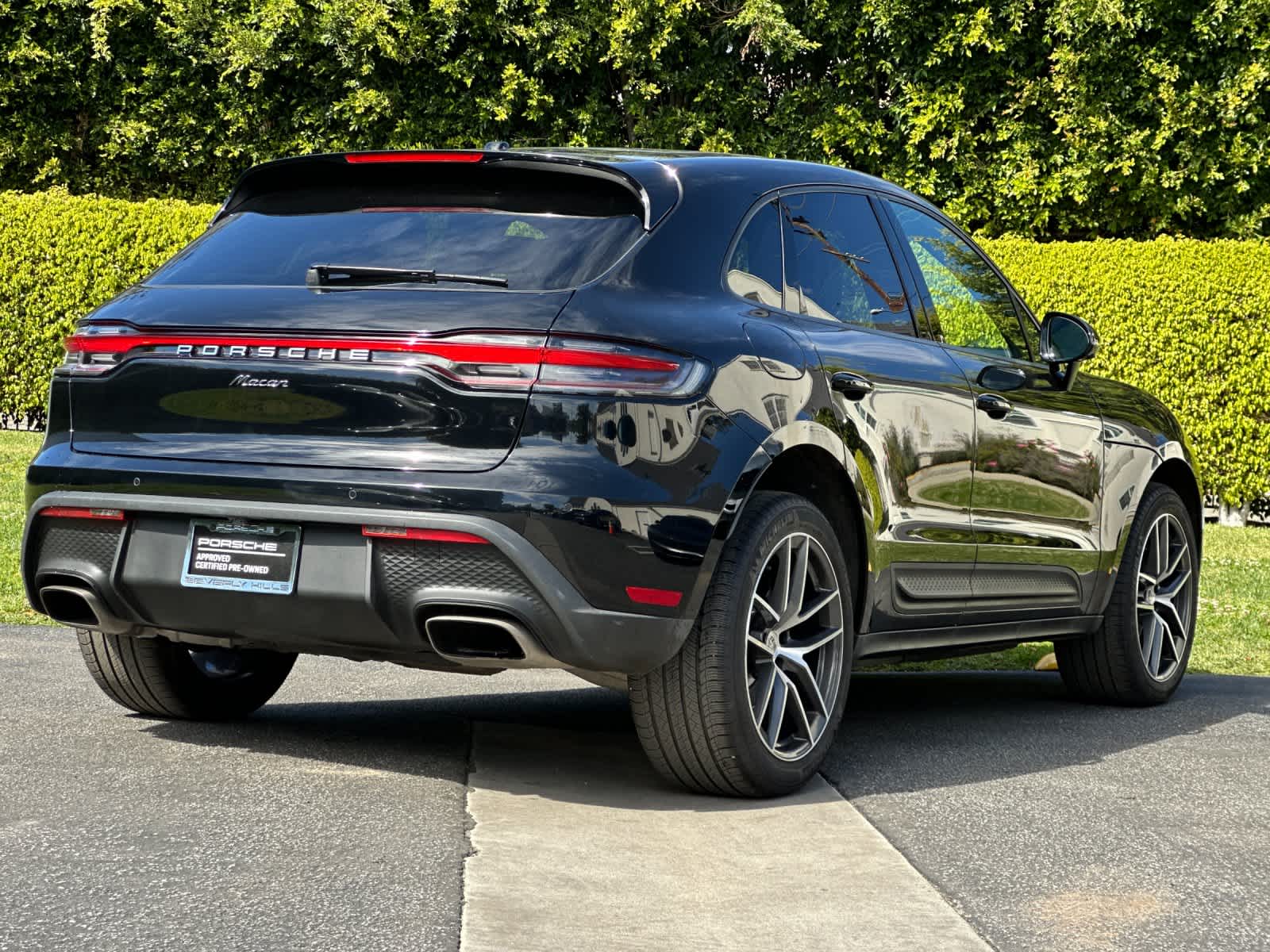 Thumbnail: 2025 Porsche Macan - 8