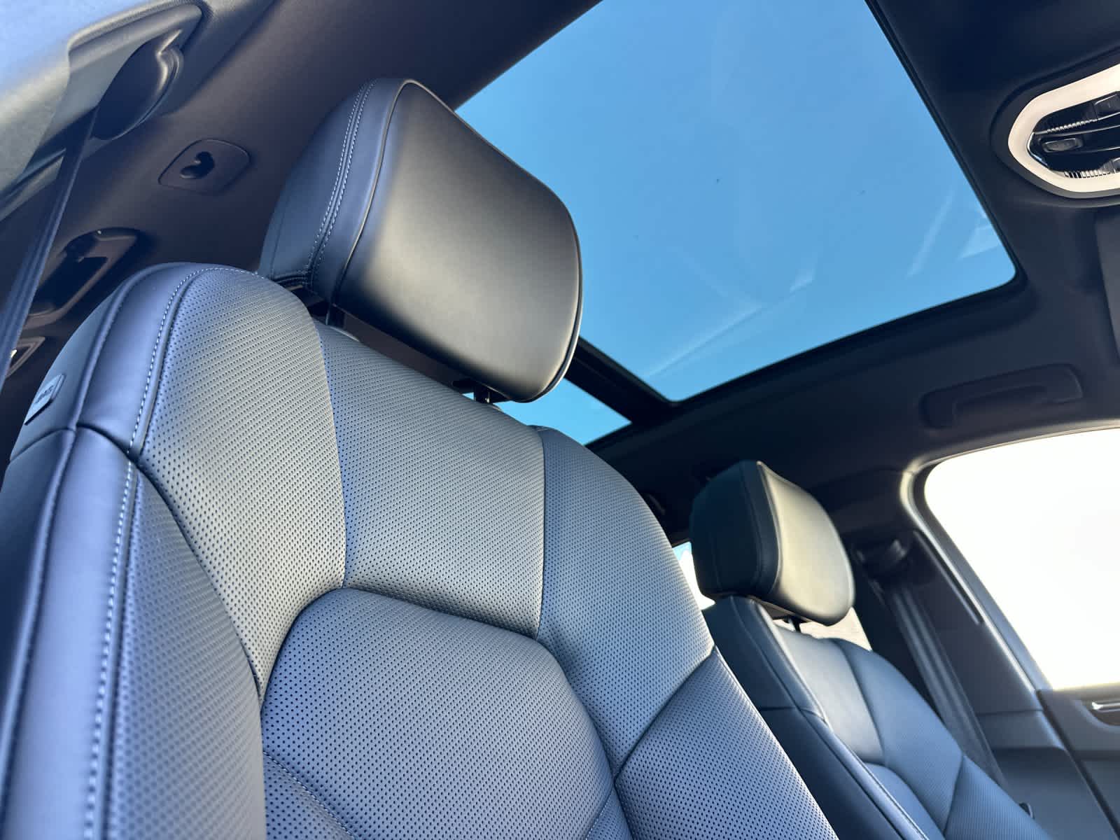 Thumbnail: 2026 Porsche Macan - 18