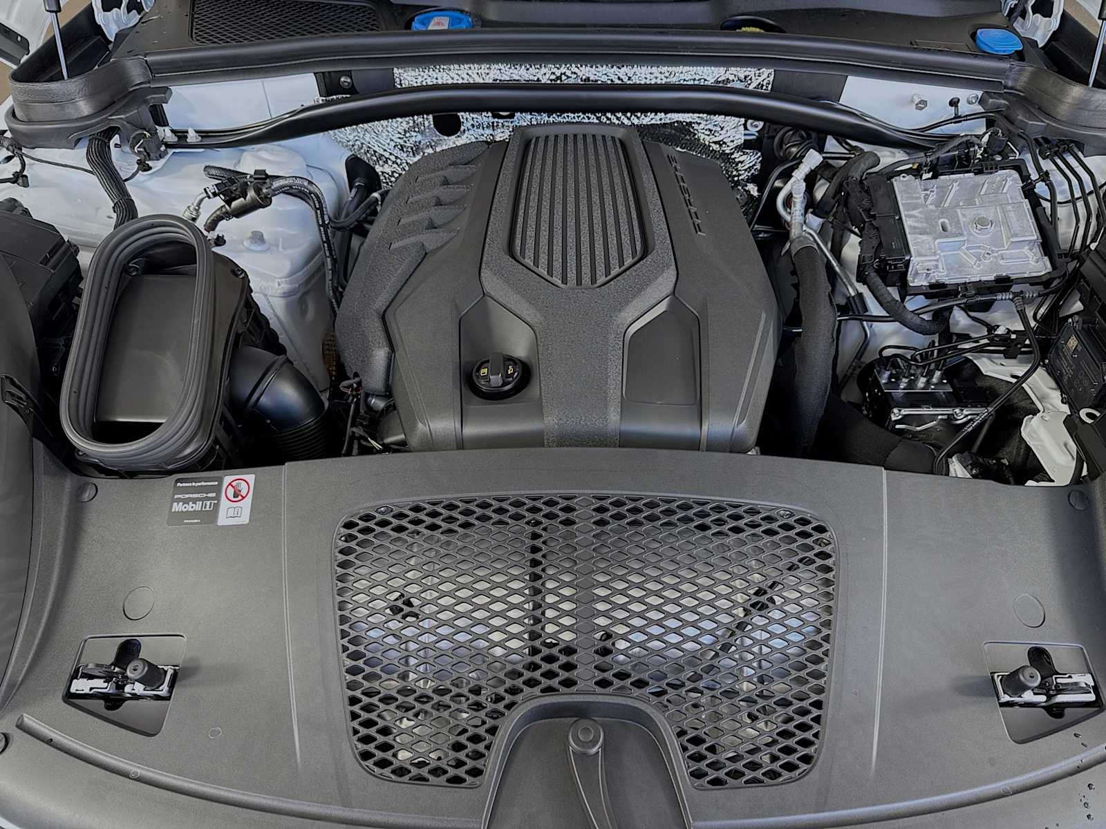 Thumbnail: 2026 Porsche Macan - 23